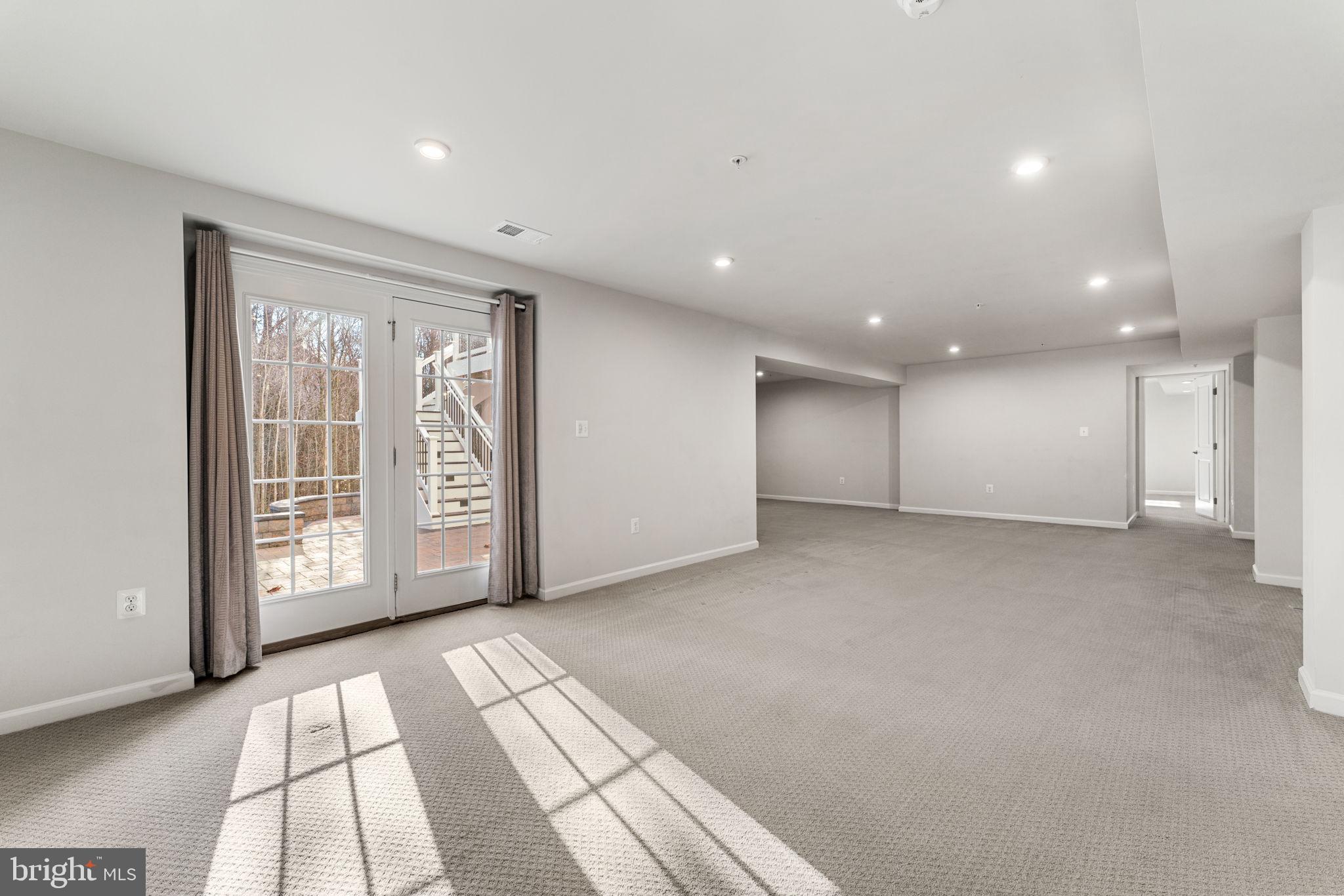 OAK CREEK CLUB - Residential