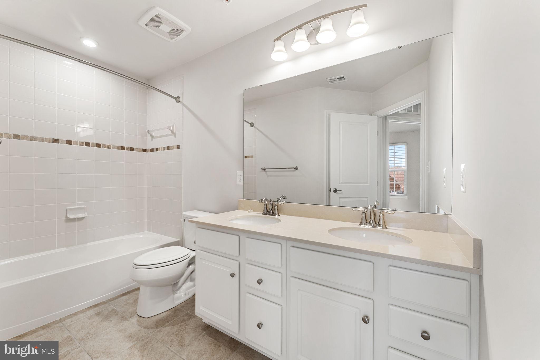 OAK CREEK CLUB - Residential