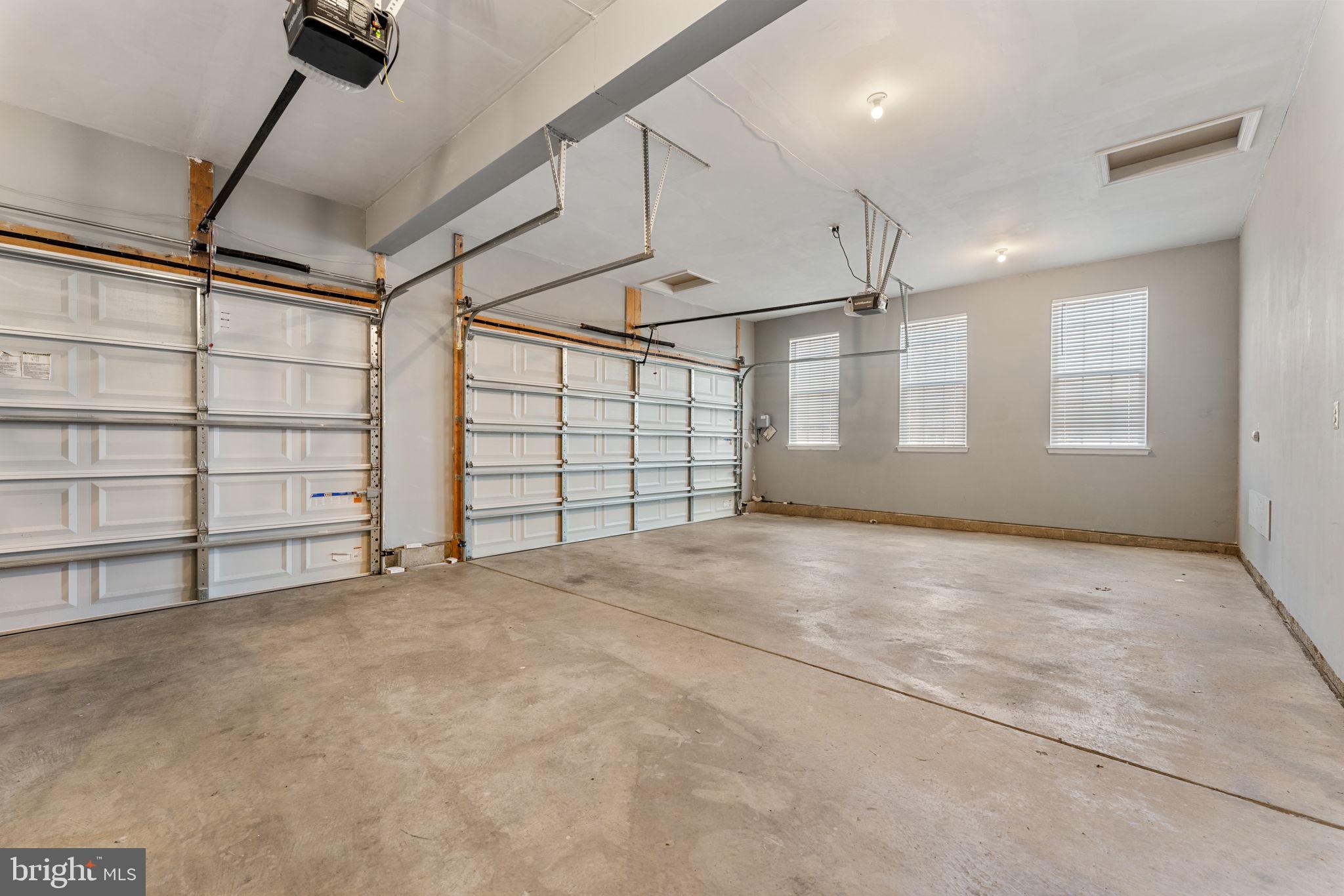 OAK CREEK CLUB - Residential