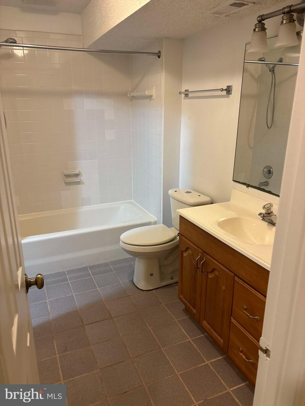 CABIN CREEKWOOD - Residential Lease