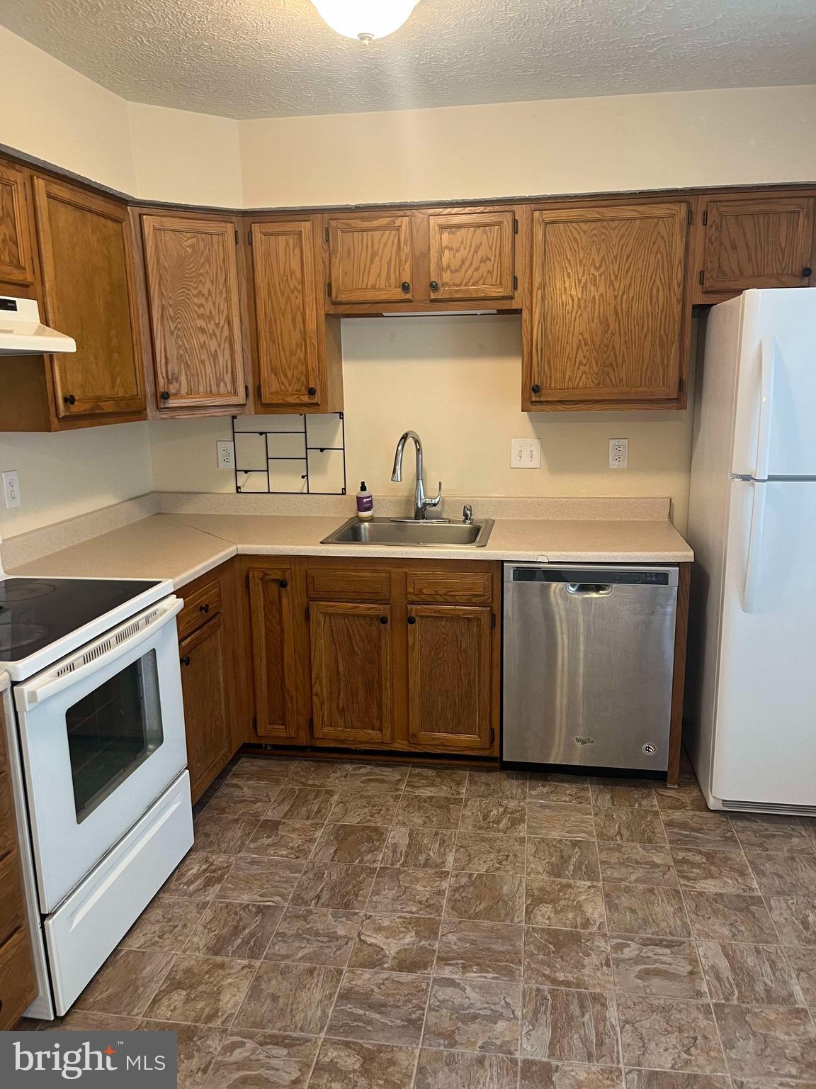 CABIN CREEKWOOD - Residential Lease