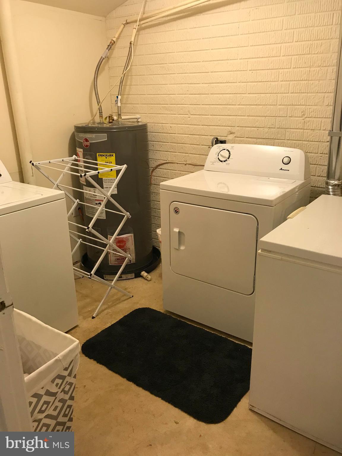 CABIN CREEKWOOD - Residential Lease