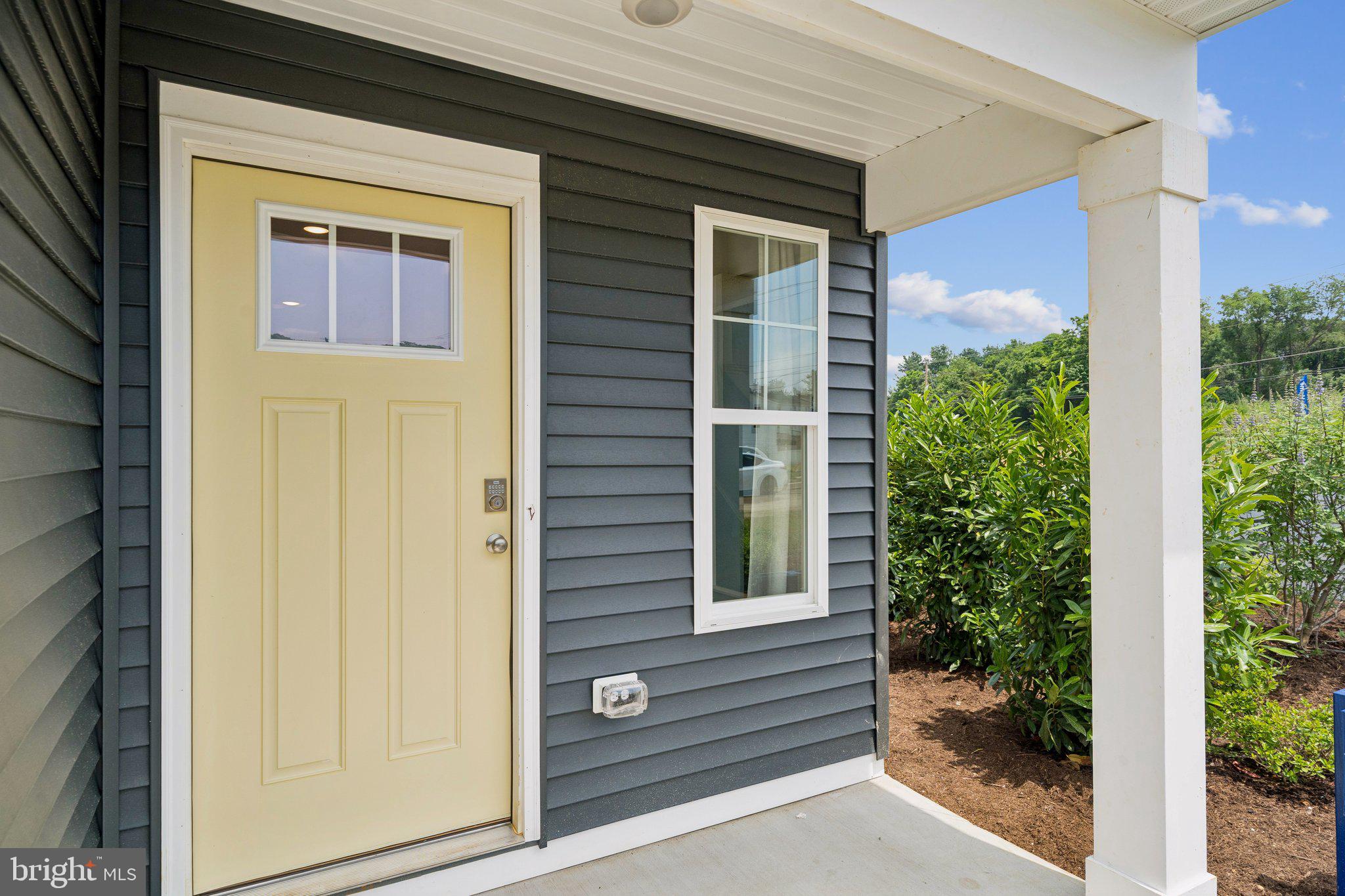 SUMMIT TOWNS - Residential