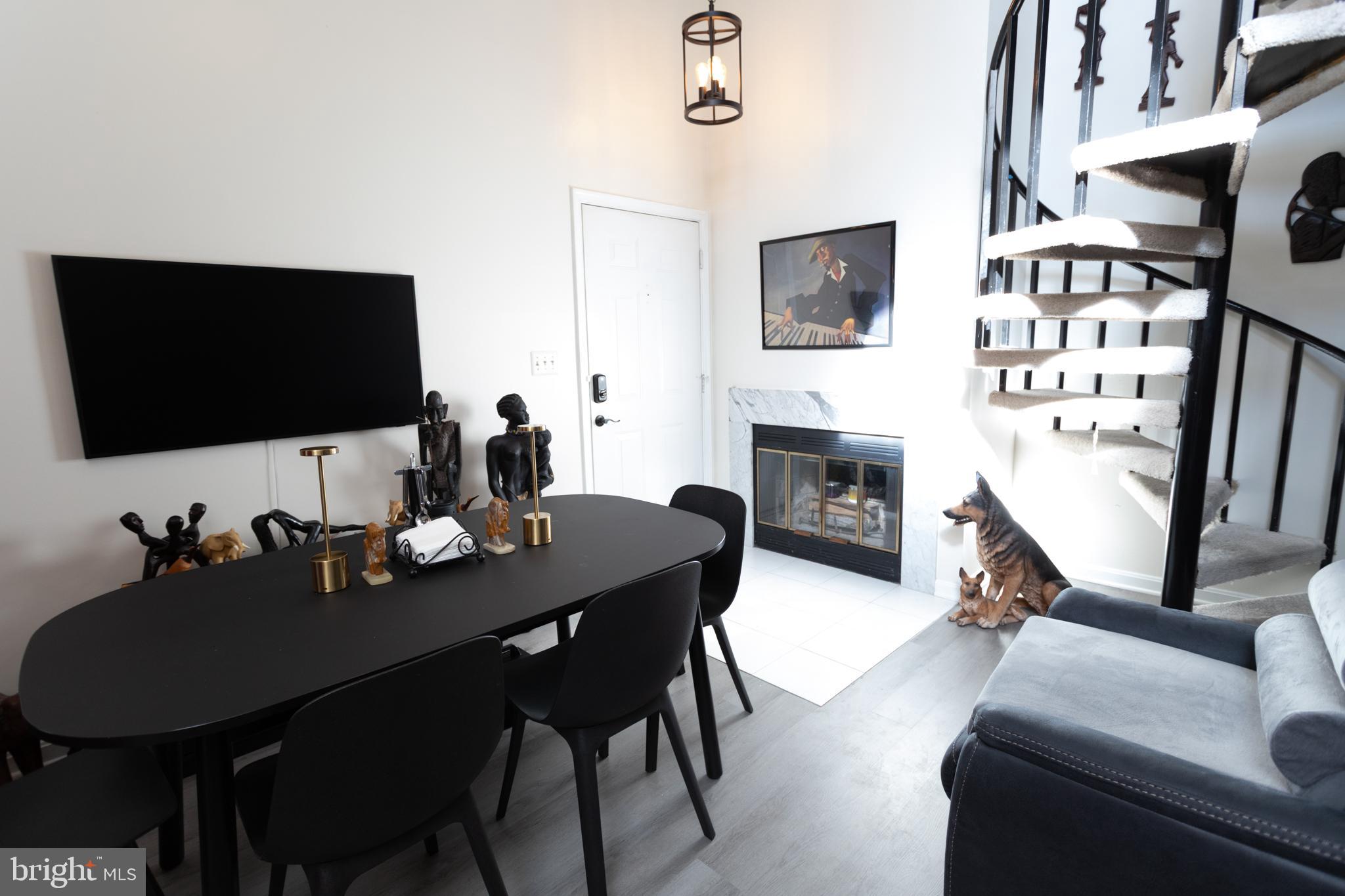 VISTAS 2 AT LAUREL - Residential