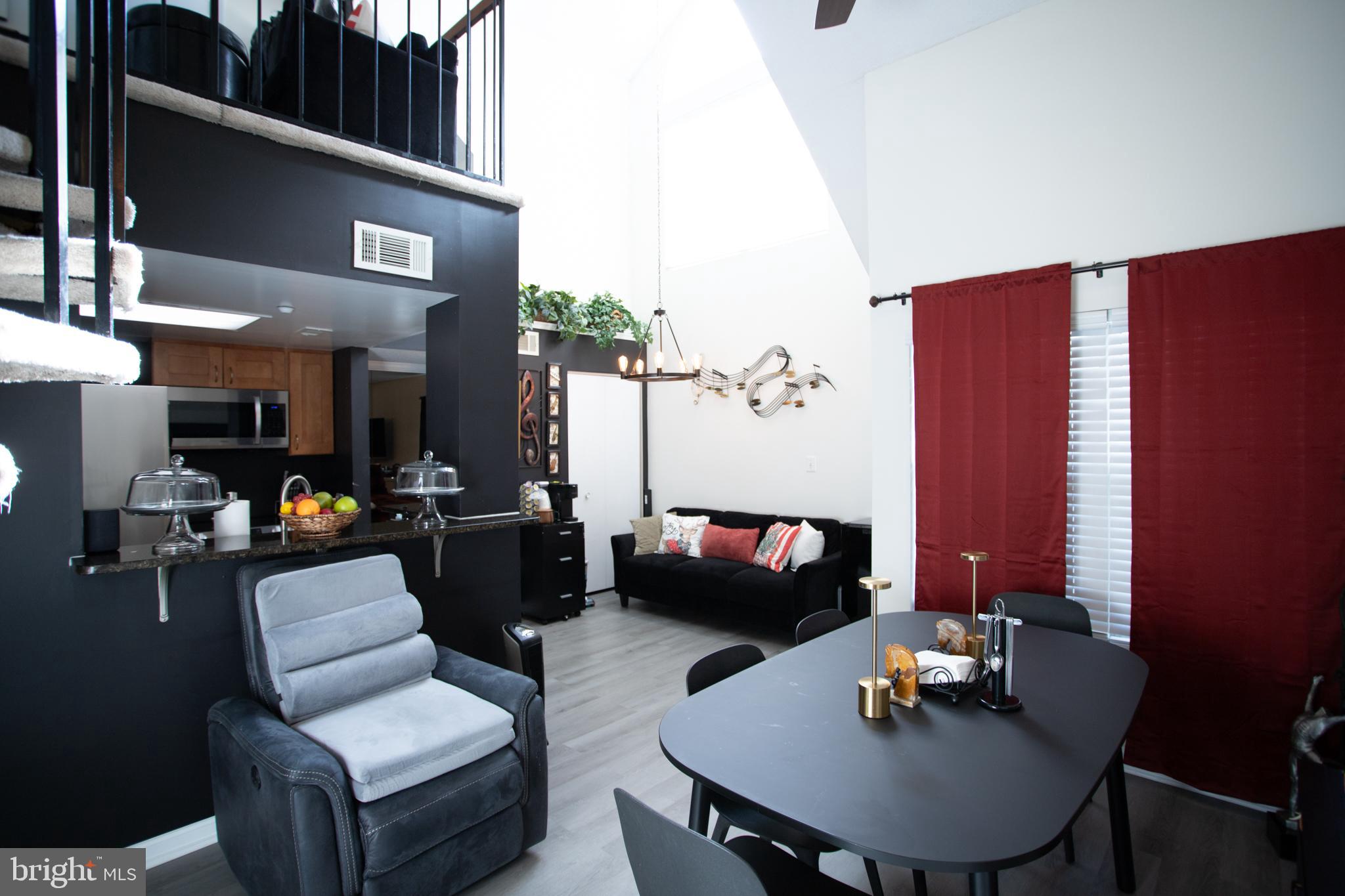 VISTAS 2 AT LAUREL - Residential