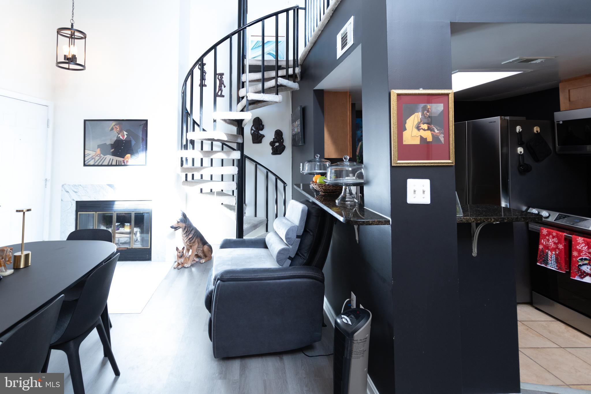 VISTAS 2 AT LAUREL - Residential