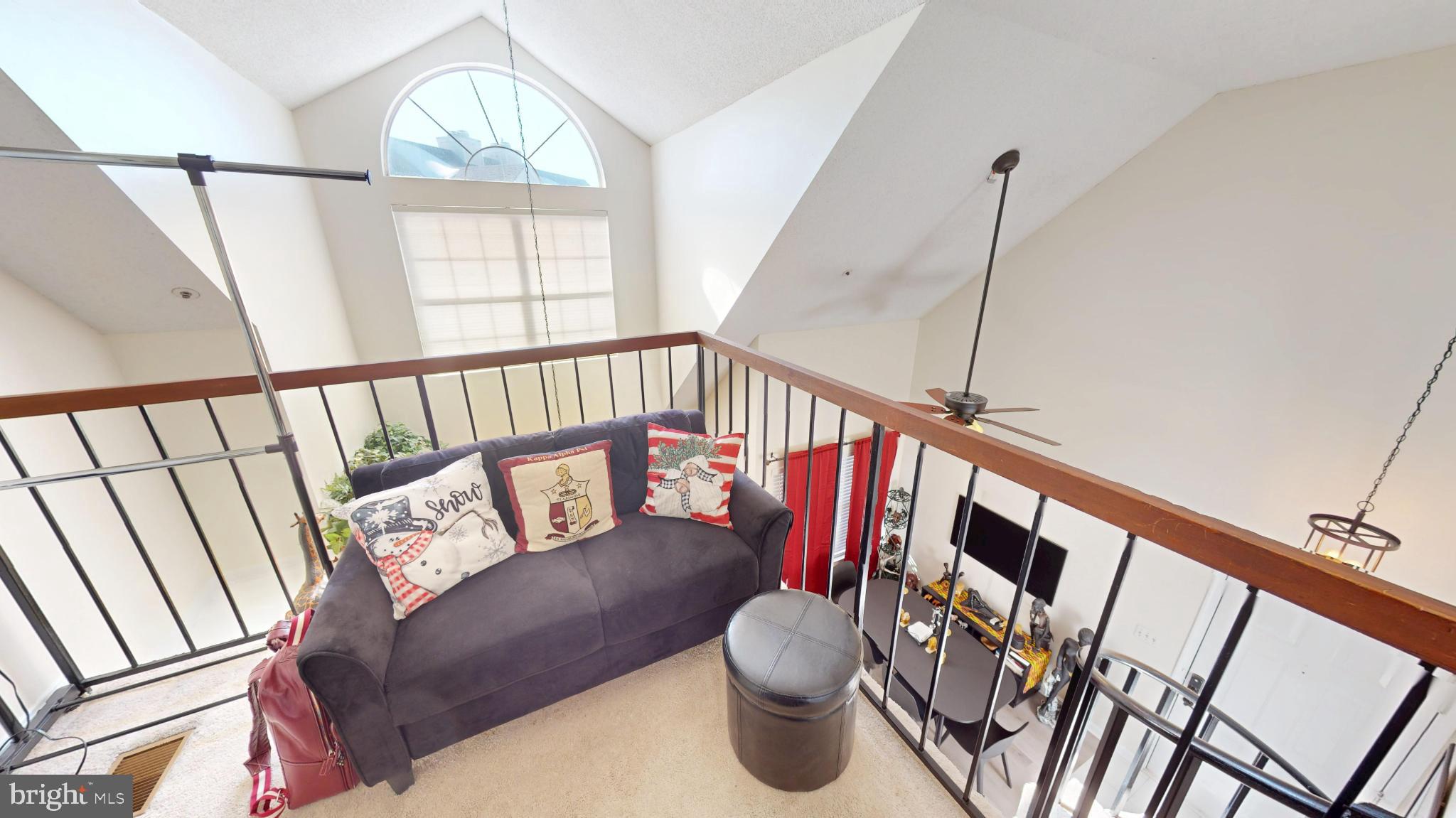 VISTAS 2 AT LAUREL - Residential