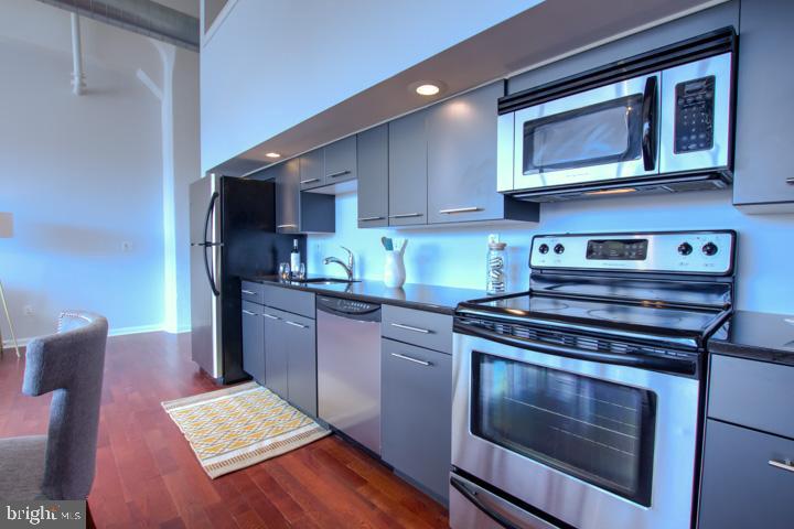 LOGAN SQUARE - Residential Lease