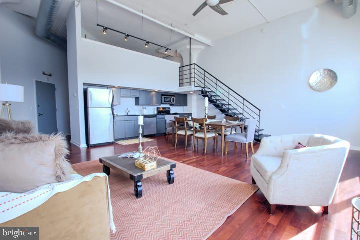 LOGAN SQUARE - Residential Lease