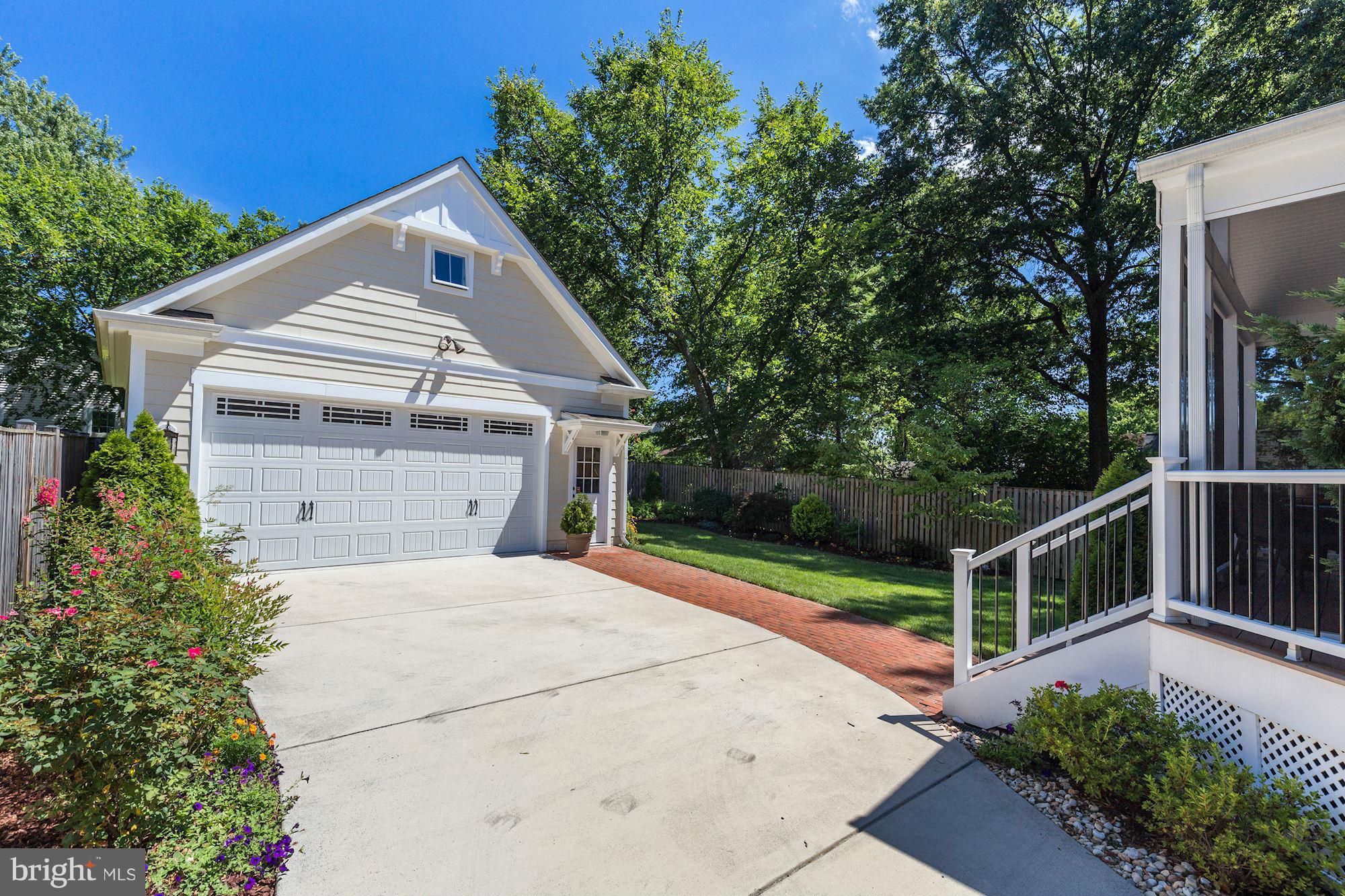 CLARENDON - Residential