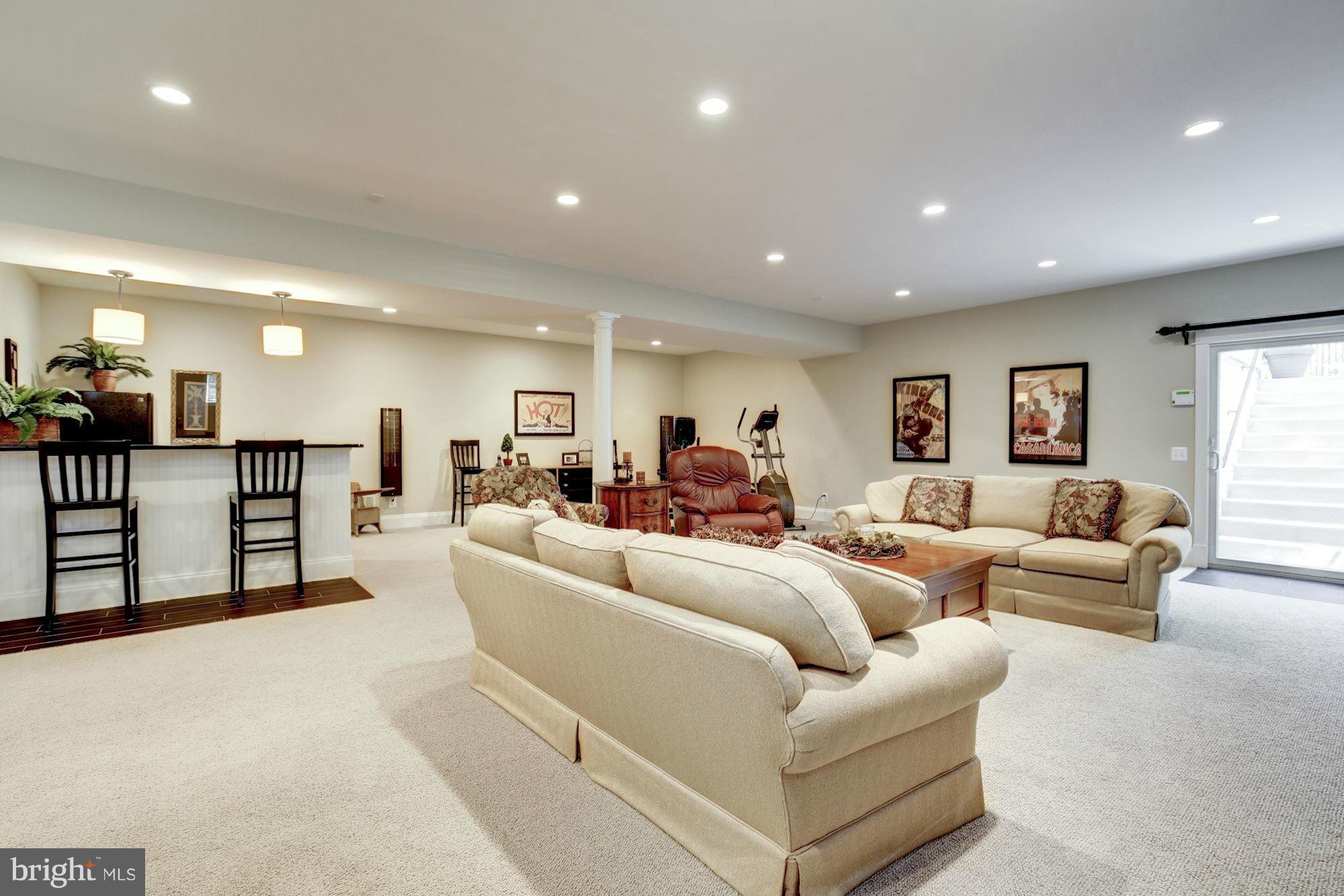 CLARENDON - Residential