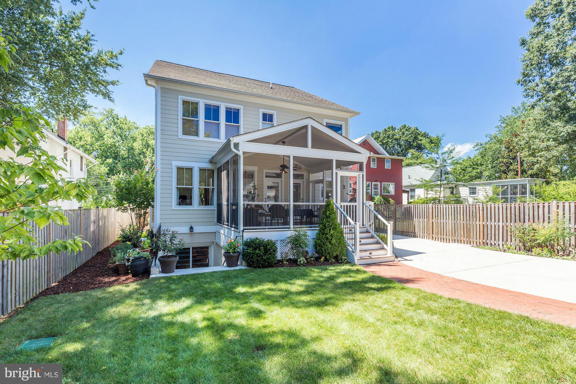 CLARENDON - Residential