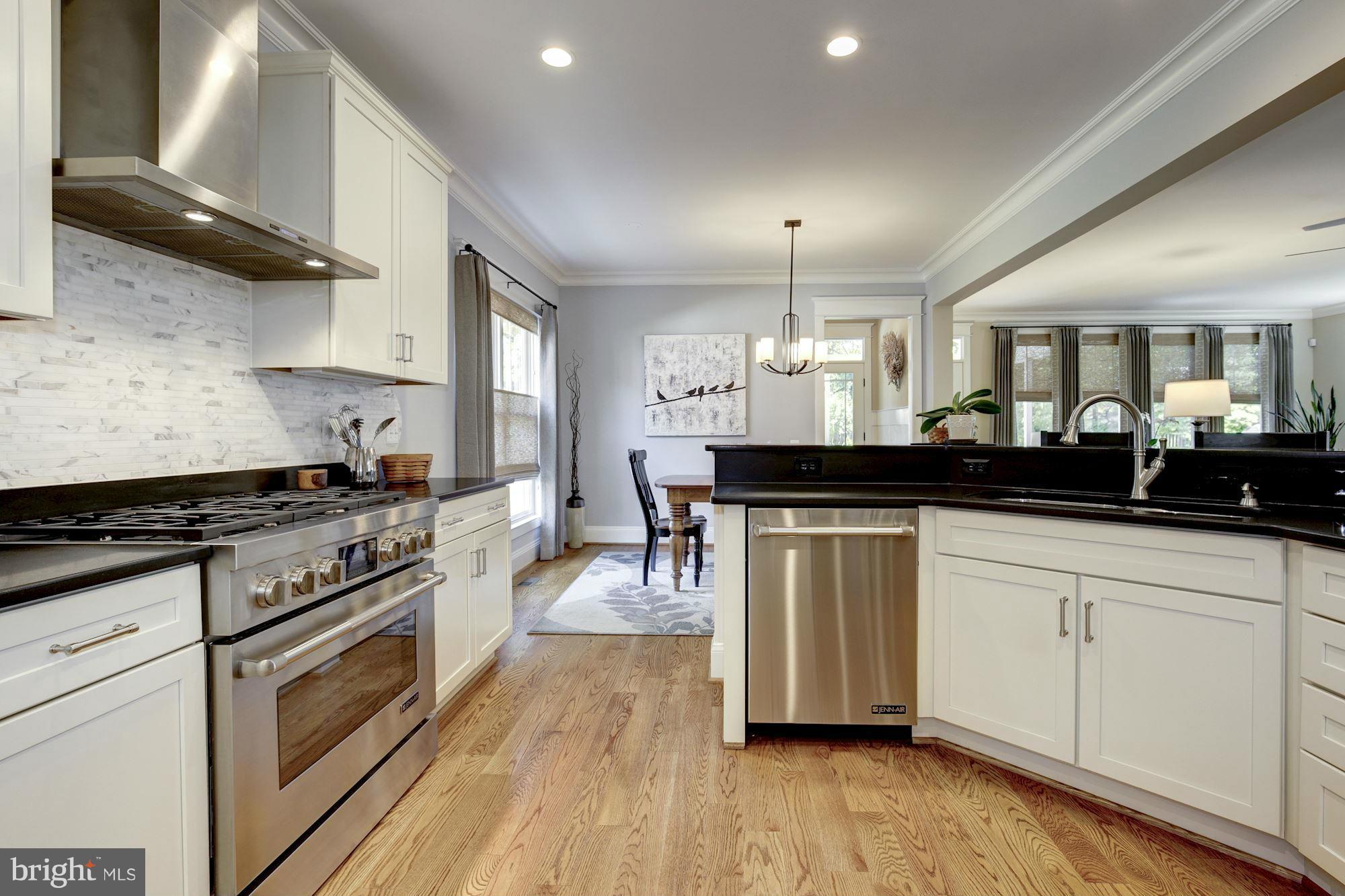 CLARENDON - Residential