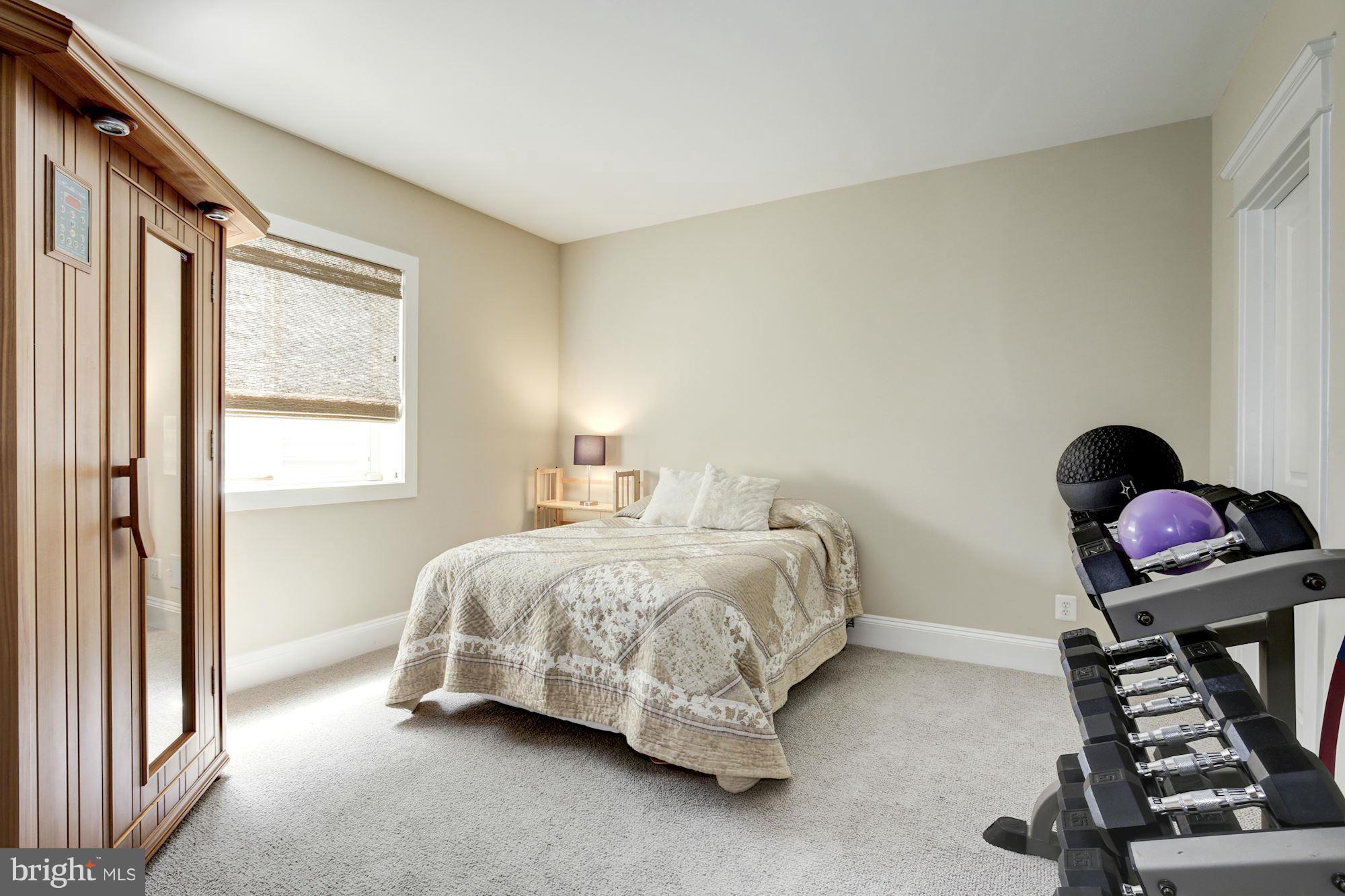 CLARENDON - Residential