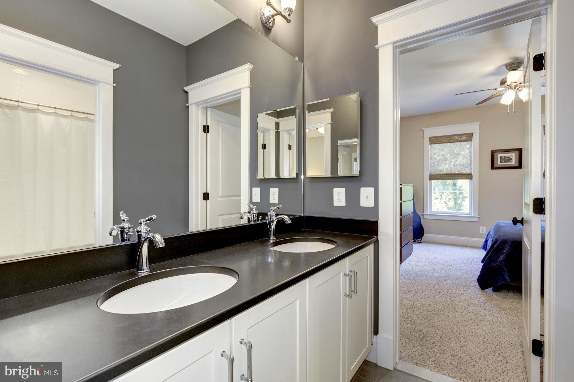 CLARENDON - Residential