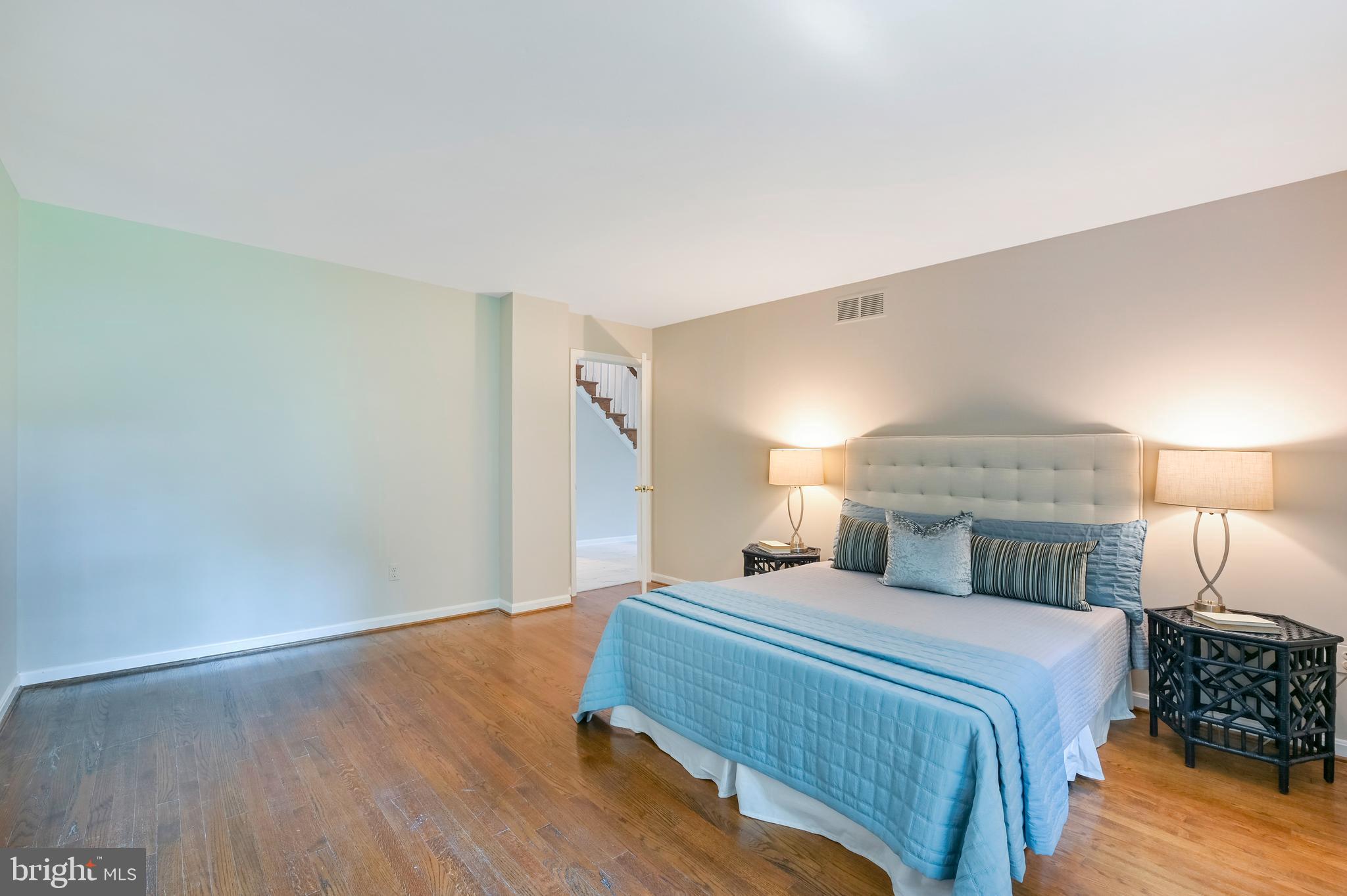 MERRYWOOD MANOR - Residential