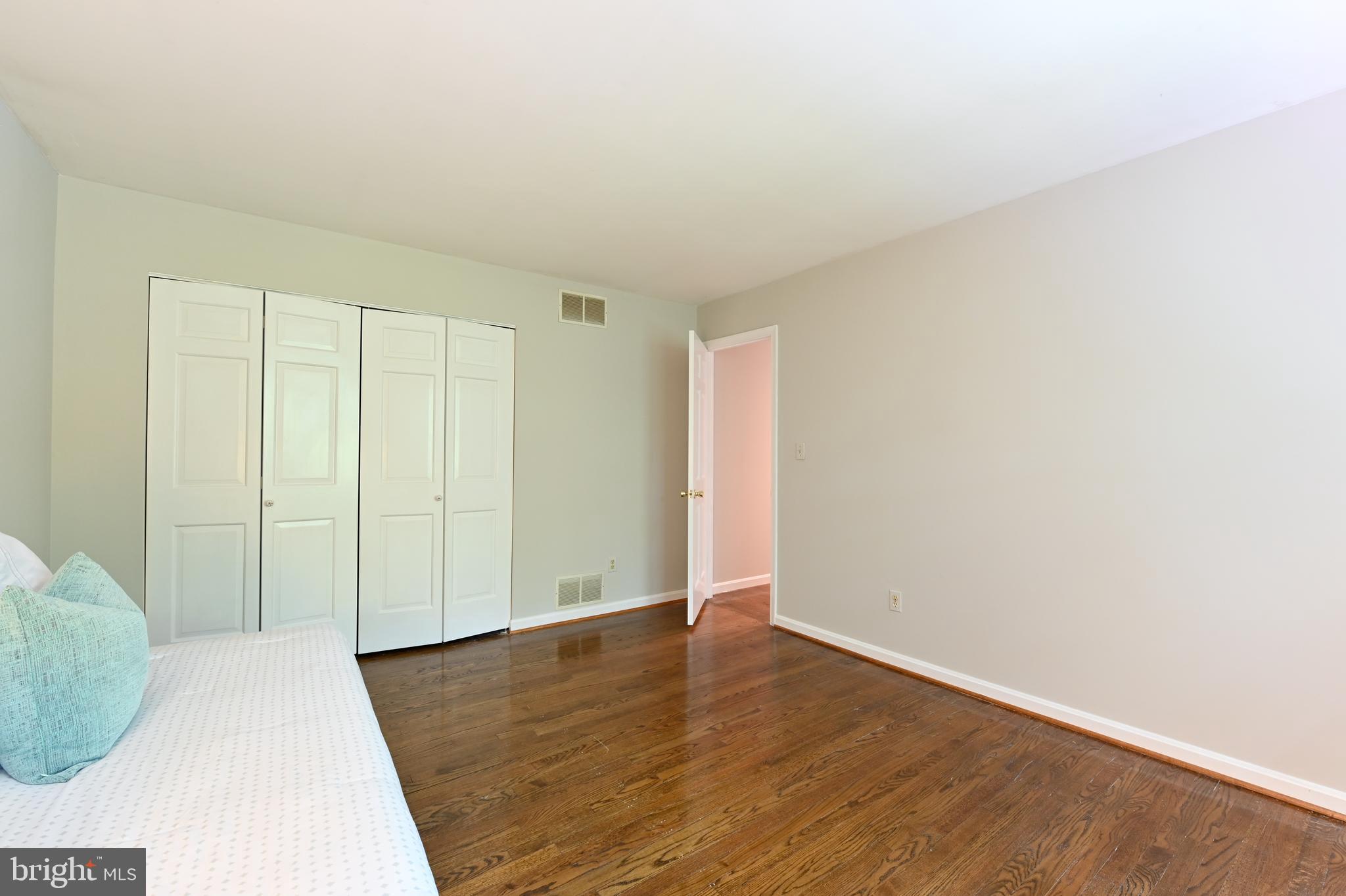 MERRYWOOD MANOR - Residential