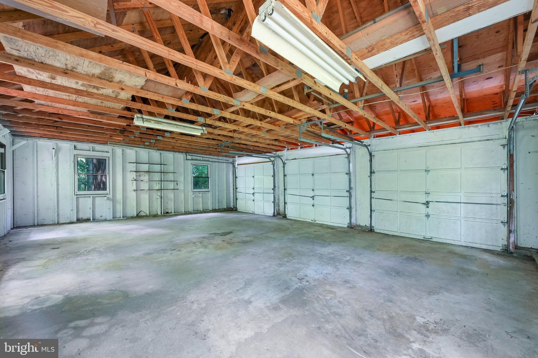 MERRYWOOD MANOR - Residential