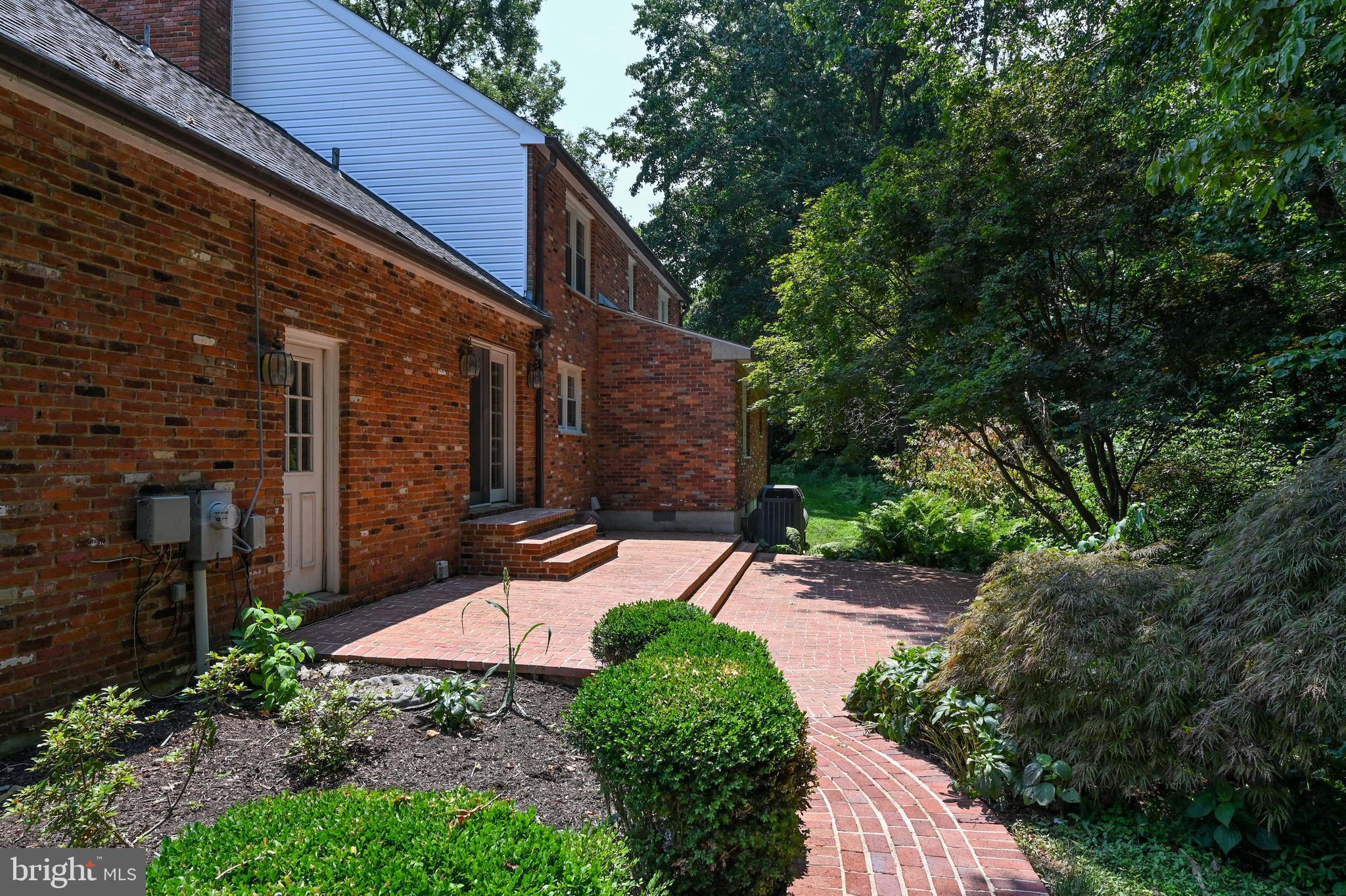 MERRYWOOD MANOR - Residential