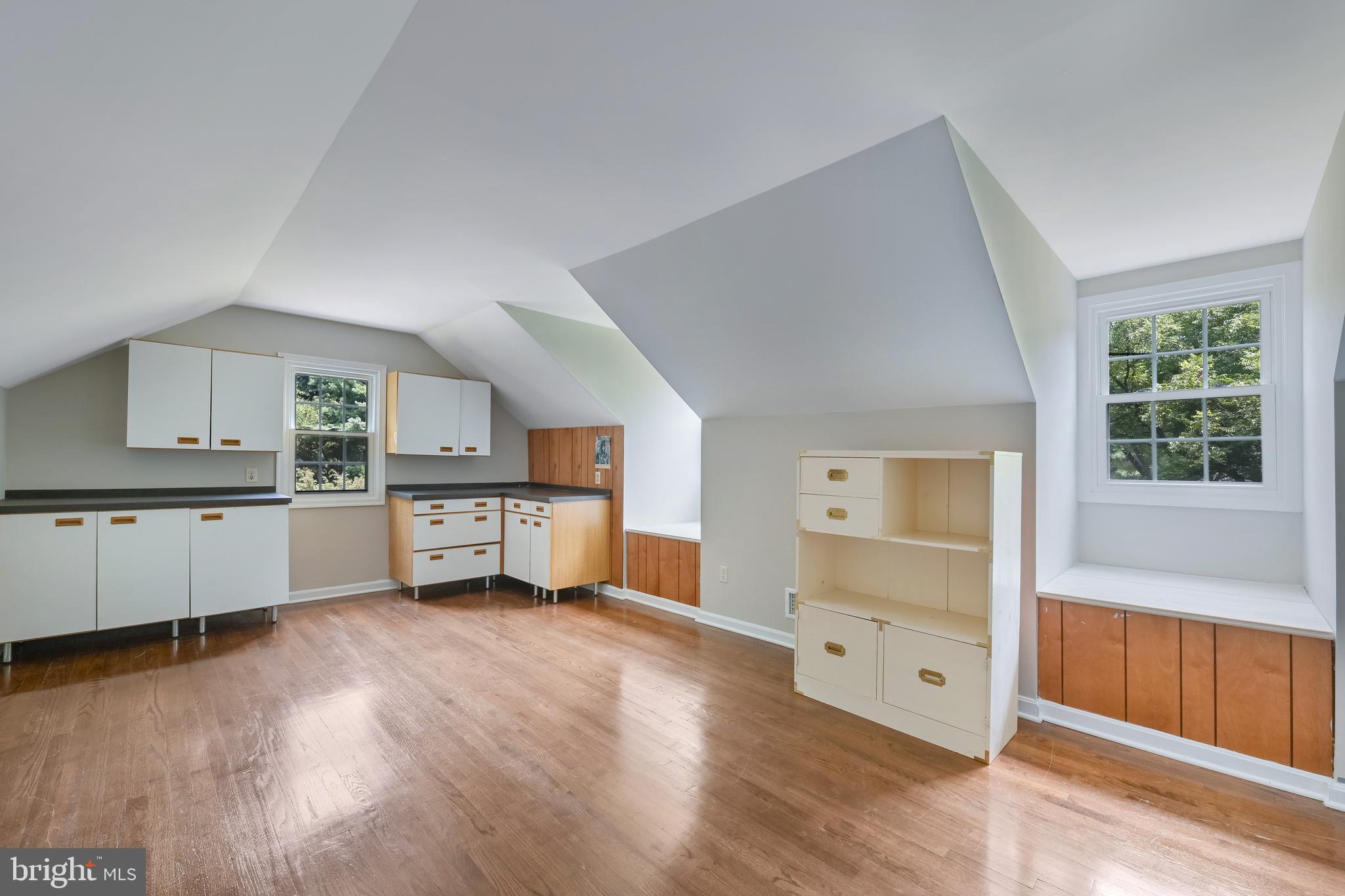 MERRYWOOD MANOR - Residential