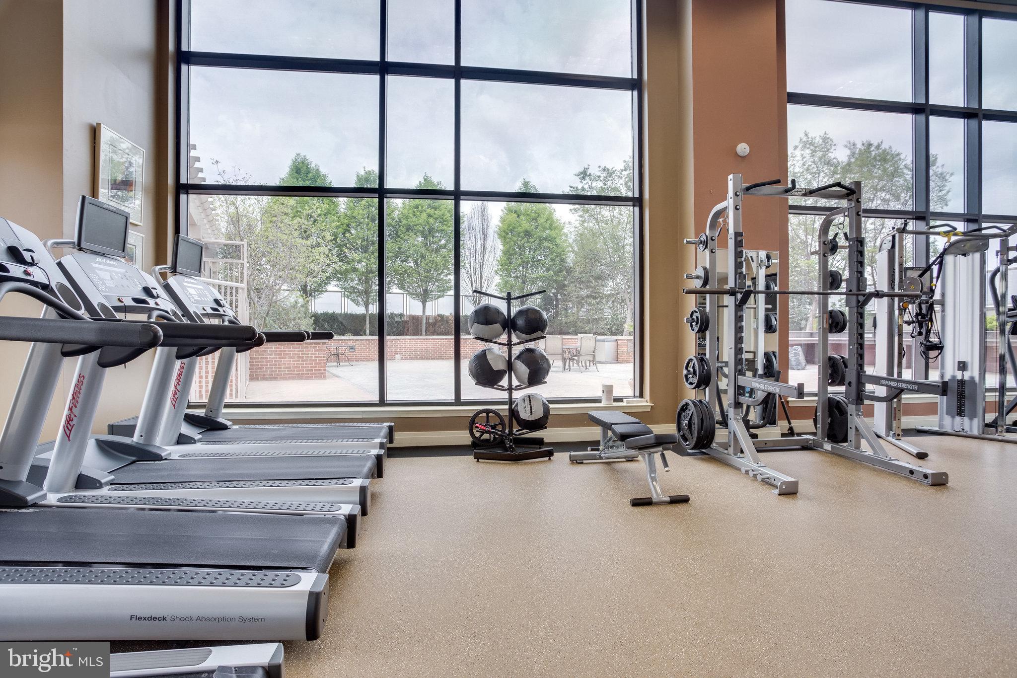 MIDTOWN ALEXANDRIA STATION CONDOMINIUM - Residential Lease