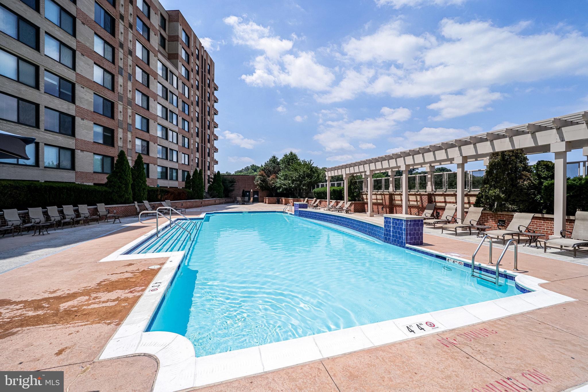 MIDTOWN ALEXANDRIA STATION CONDOMINIUM - Residential Lease