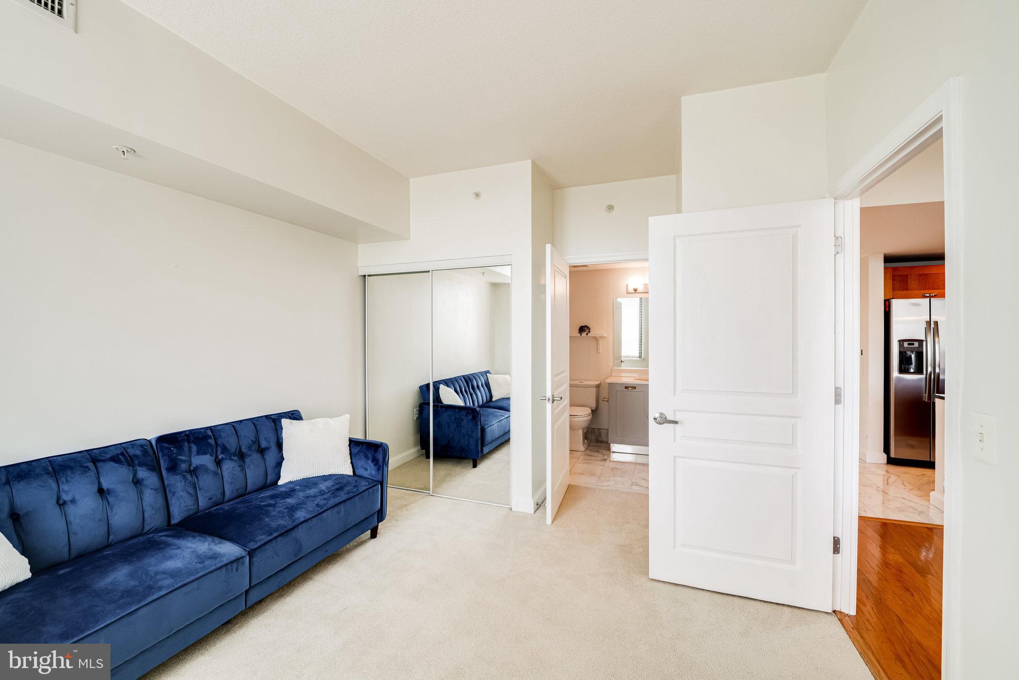 MIDTOWN ALEXANDRIA STATION CONDOMINIUM - Residential Lease