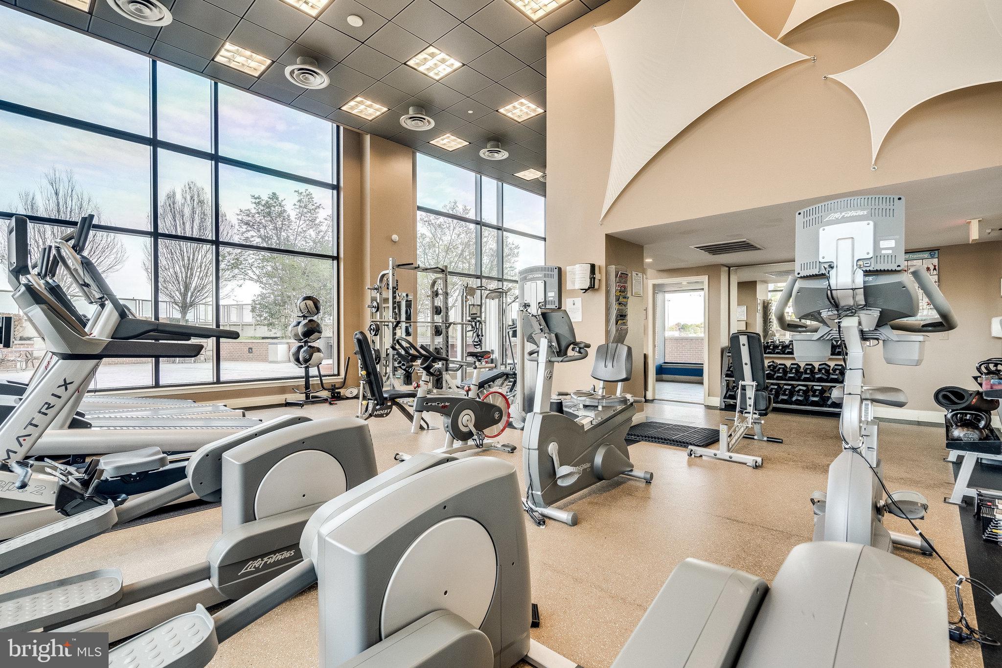 MIDTOWN ALEXANDRIA STATION CONDOMINIUM - Residential Lease