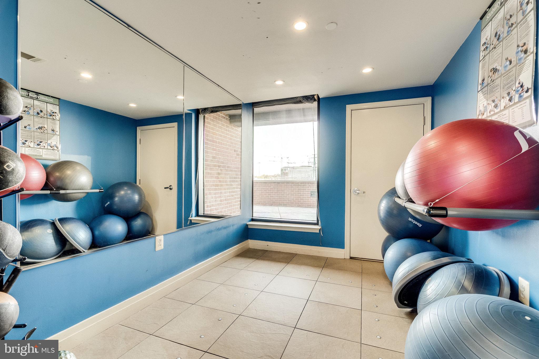 MIDTOWN ALEXANDRIA STATION CONDOMINIUM - Residential Lease