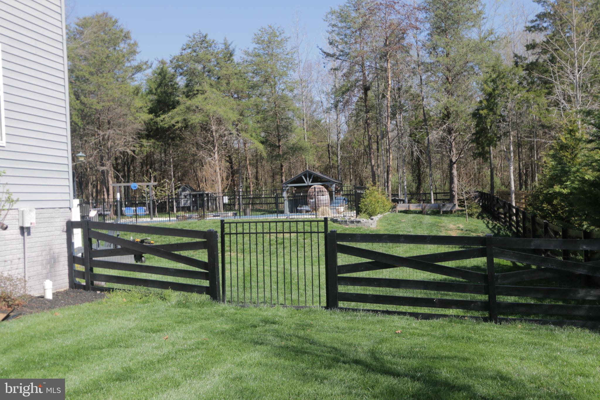SARATOGA WOODS - Residential