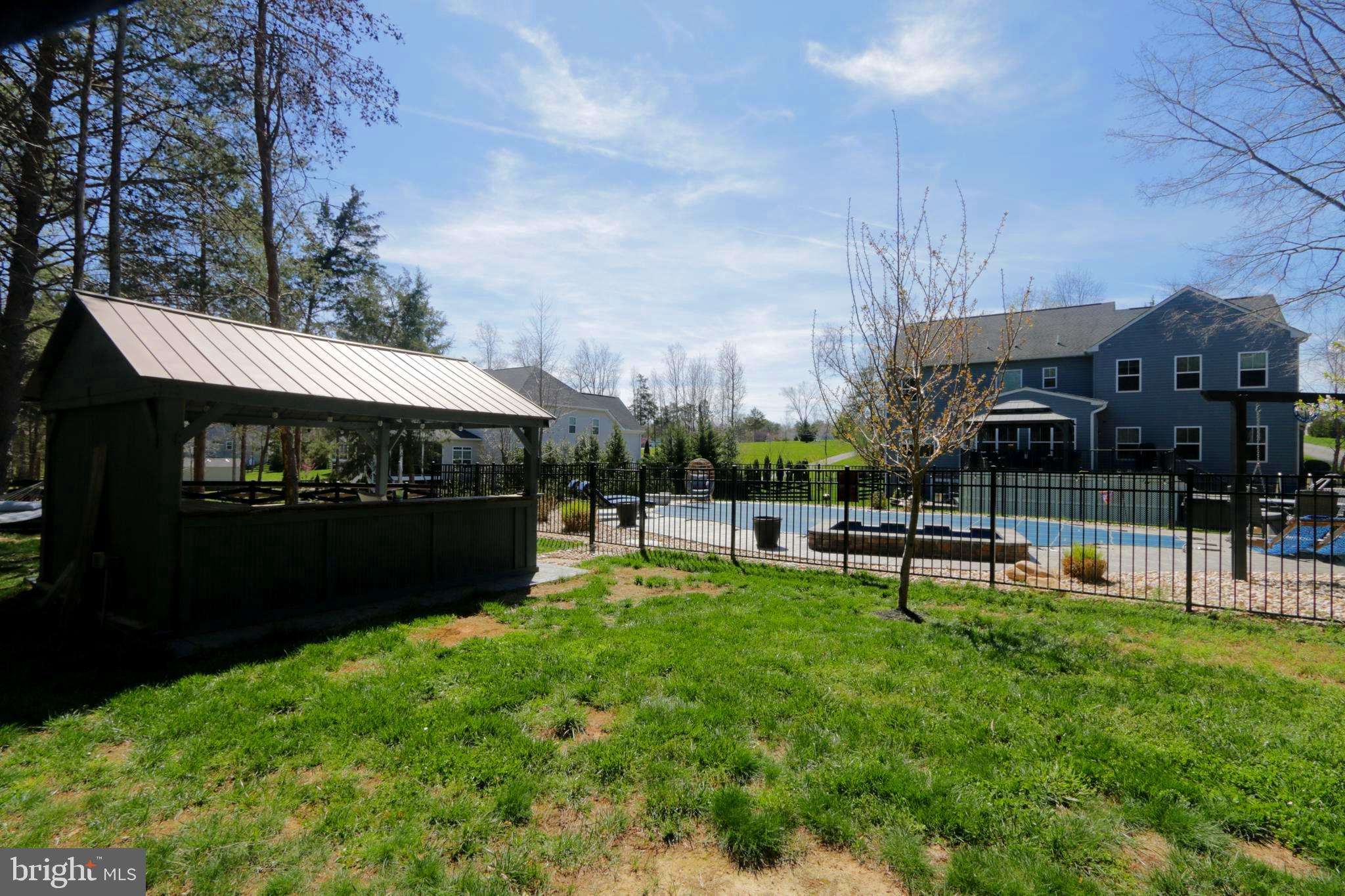SARATOGA WOODS - Residential