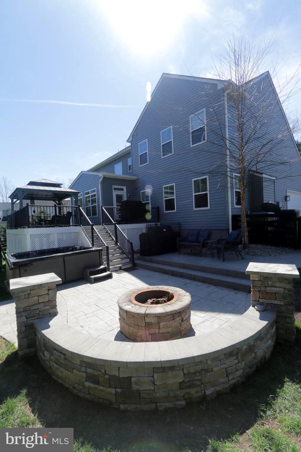 SARATOGA WOODS - Residential