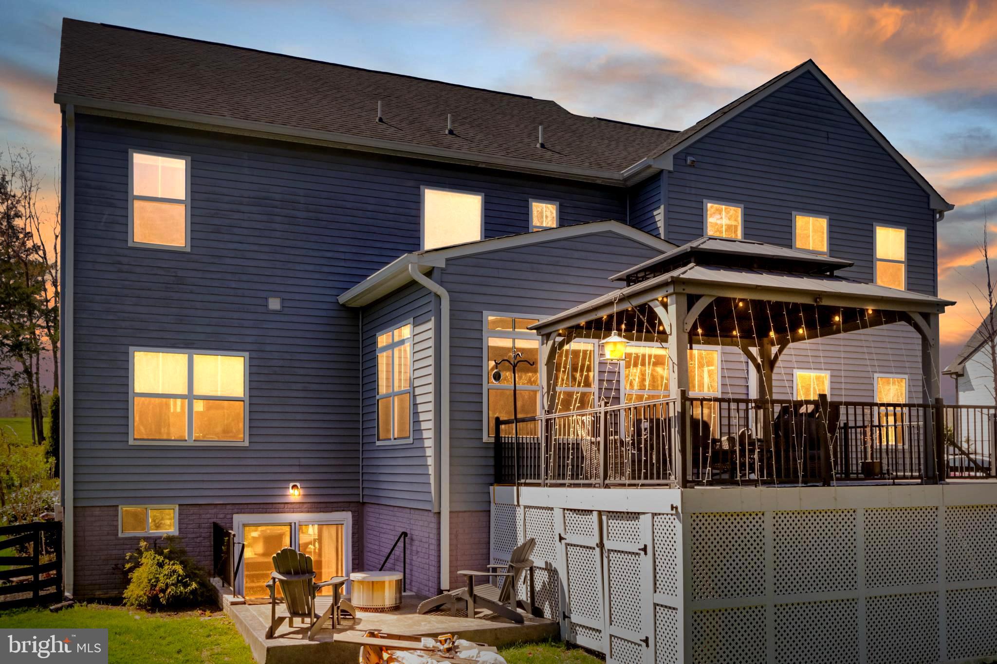 SARATOGA WOODS - Residential