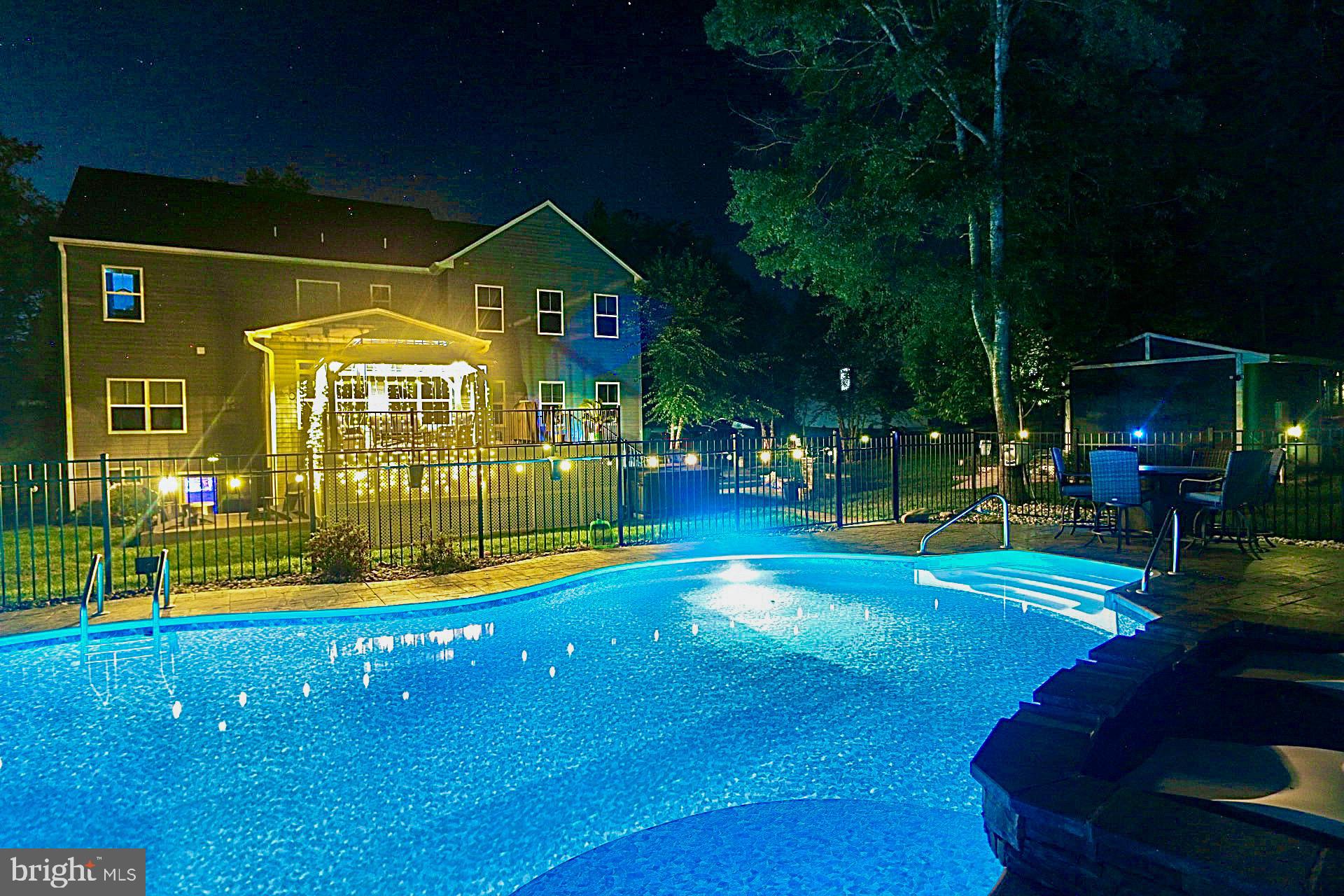 SARATOGA WOODS - Residential
