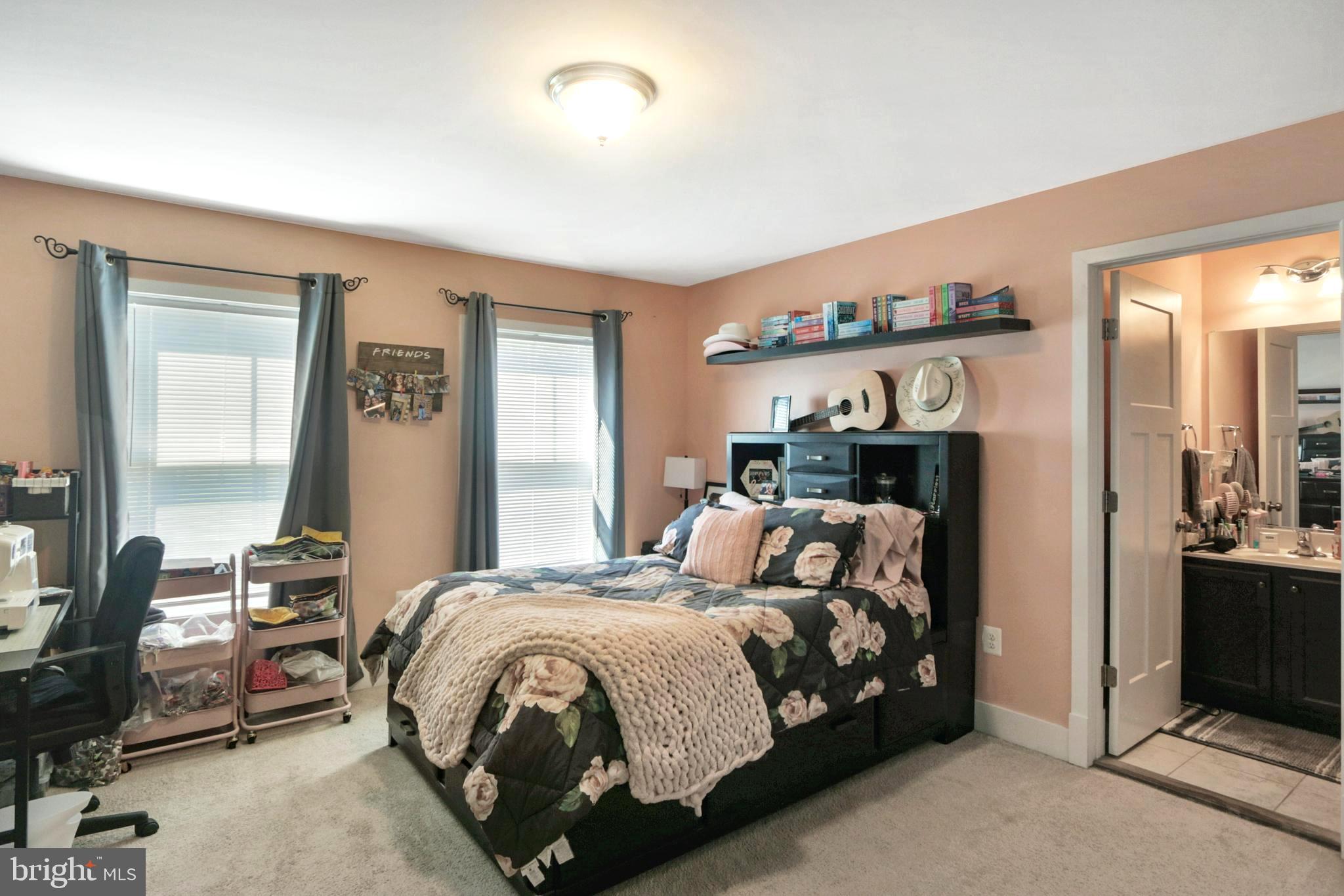 SARATOGA WOODS - Residential