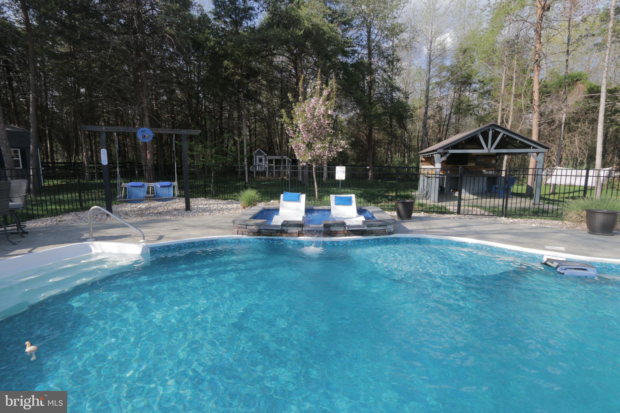 SARATOGA WOODS - Residential