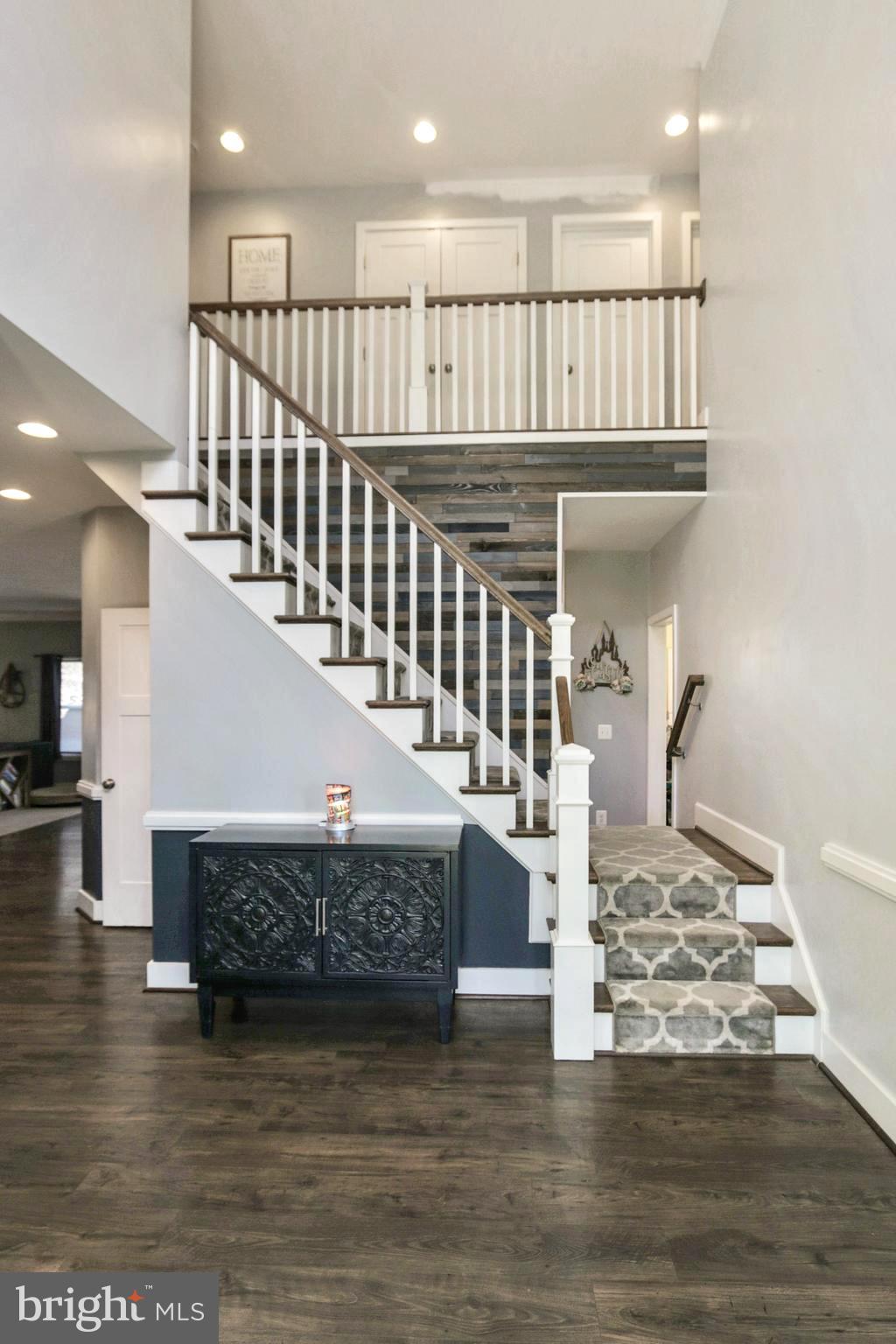 SARATOGA WOODS - Residential