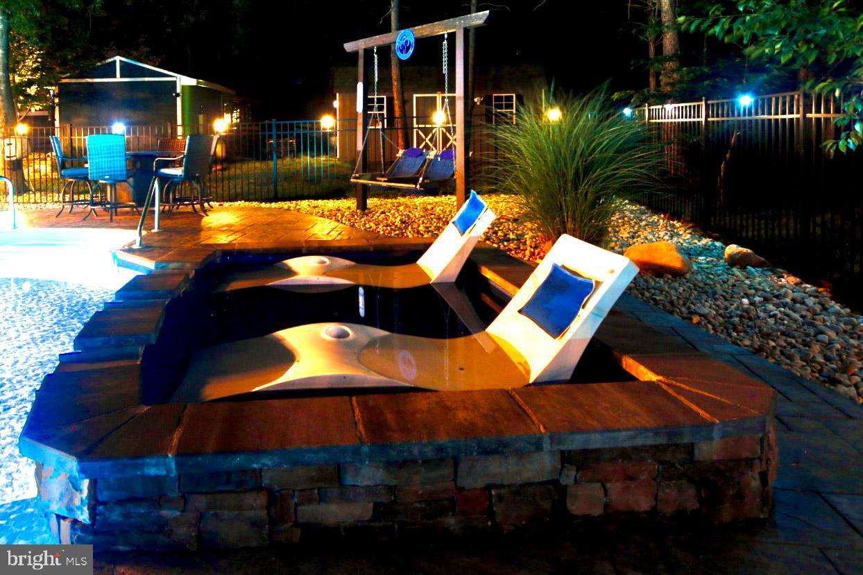 SARATOGA WOODS - Residential
