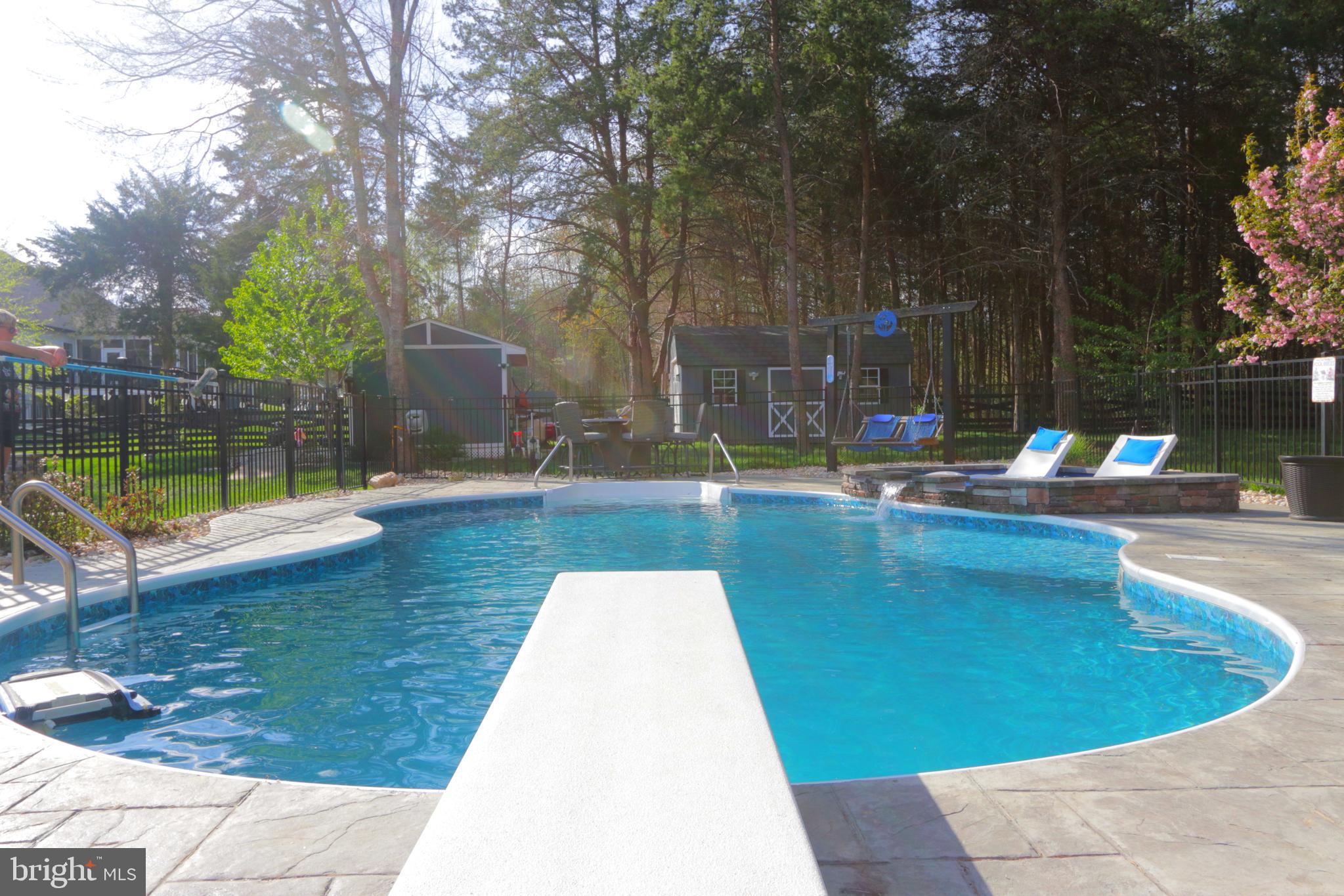SARATOGA WOODS - Residential