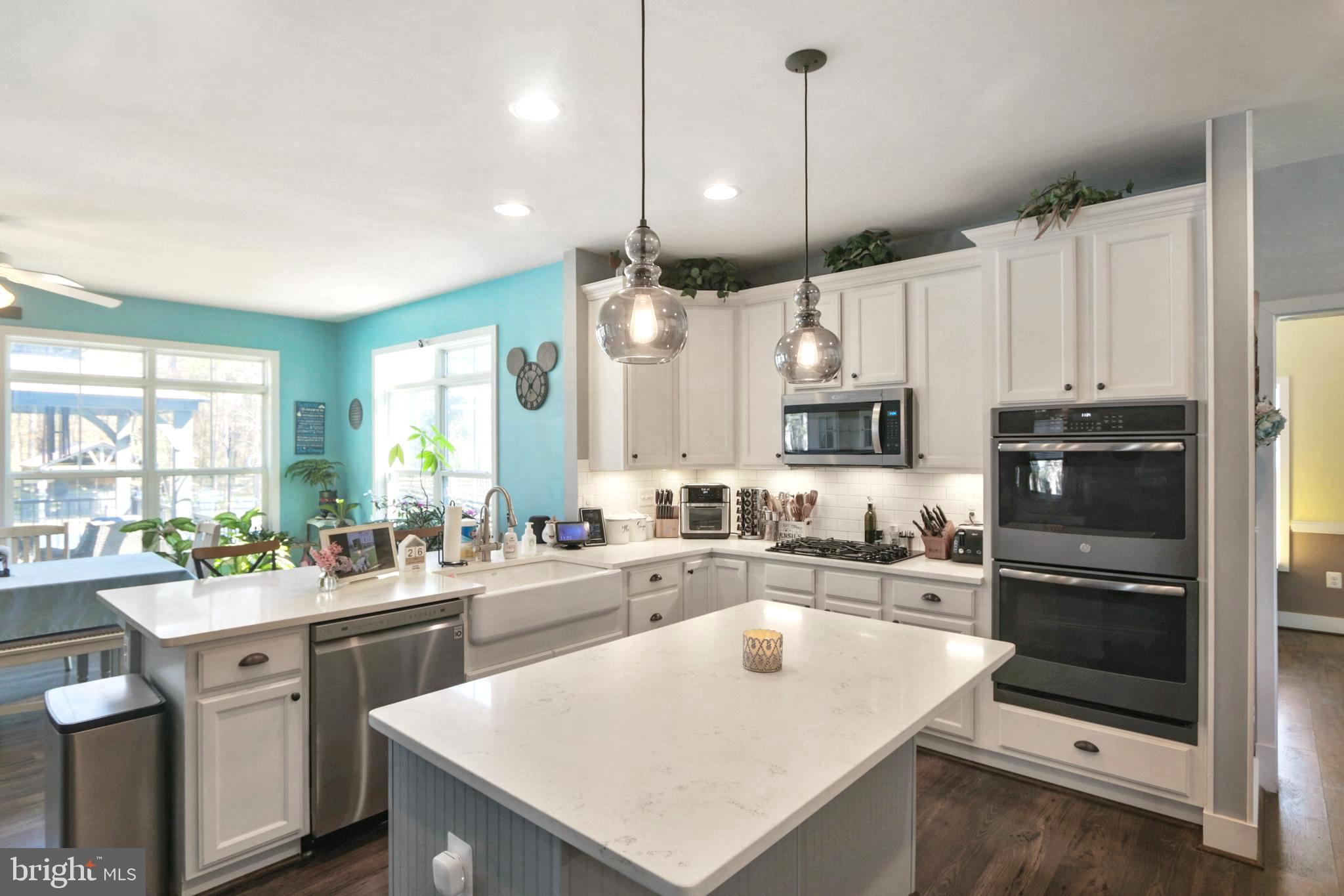 SARATOGA WOODS - Residential