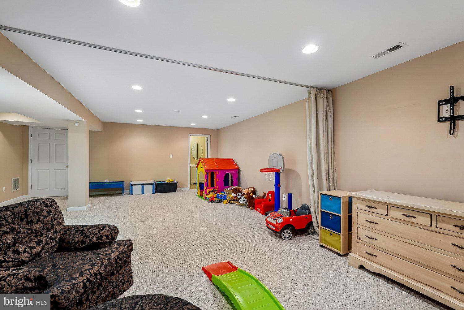 MOUNTAIN VALLEY - Residential