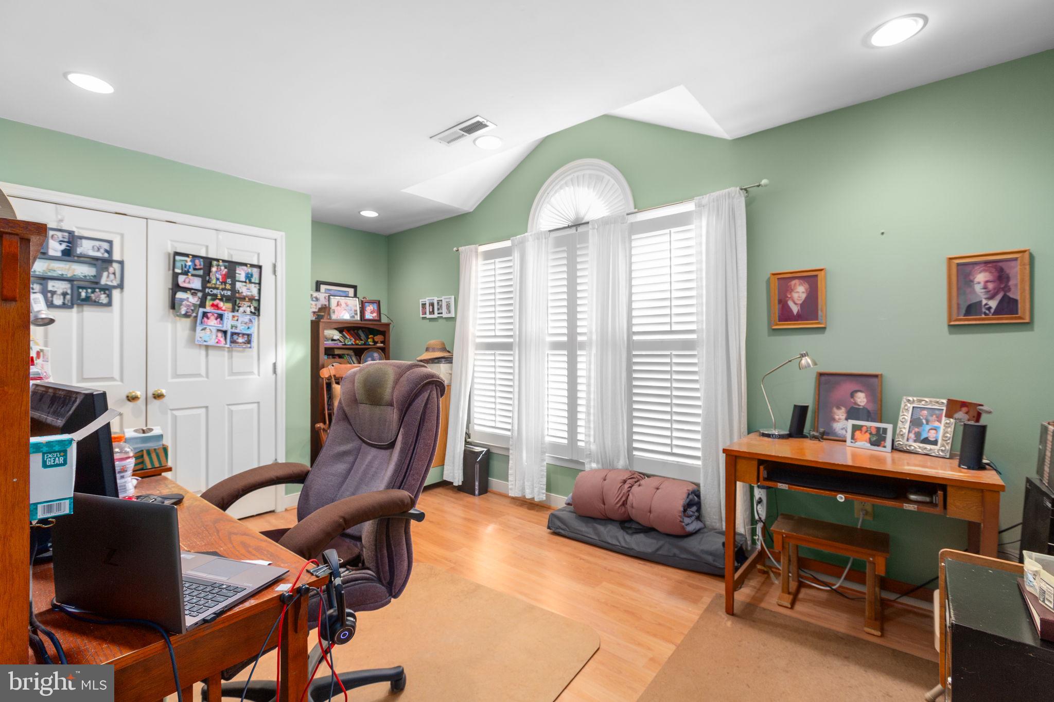 MEADOW VIEW - Residential