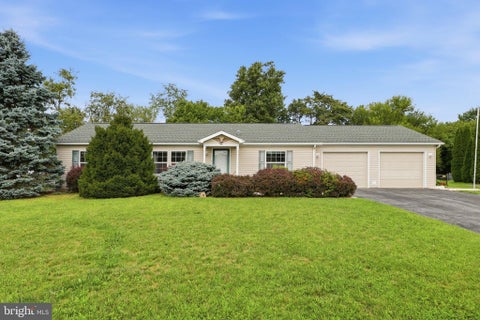 Homes For Sale - 155 Camelot Drive<br/> Franklin County, CHAMBERSBURG, PA 17202