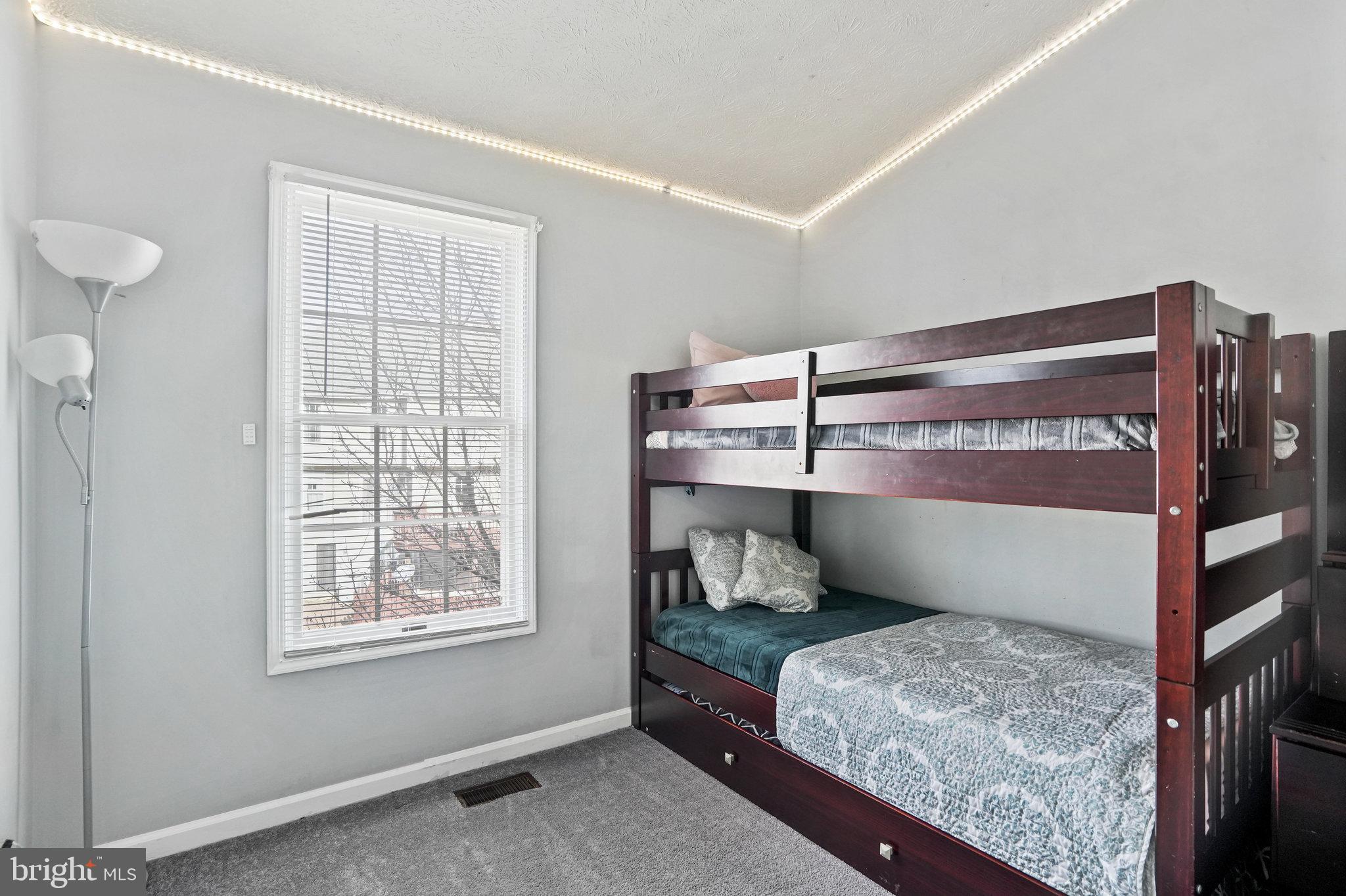 SADDLE CREEK - Residential