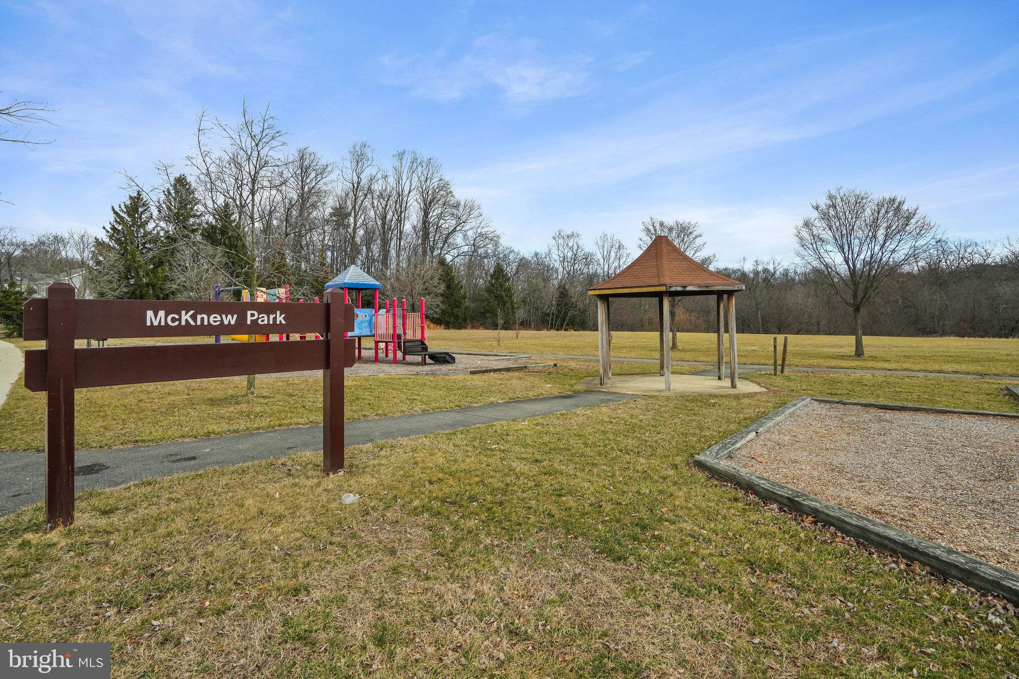 SADDLE CREEK - Residential