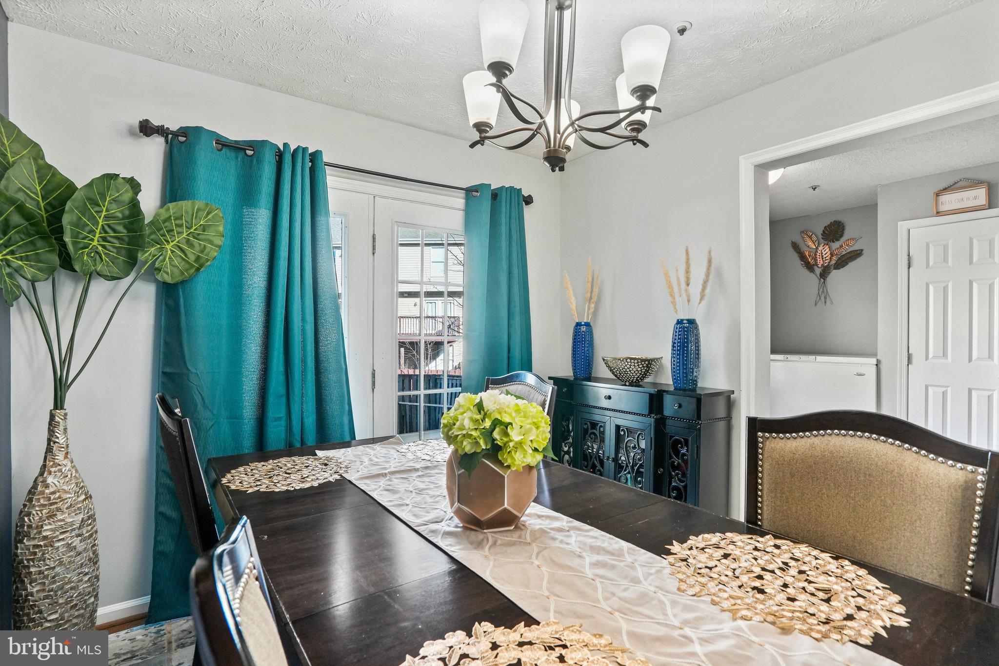 SADDLE CREEK - Residential