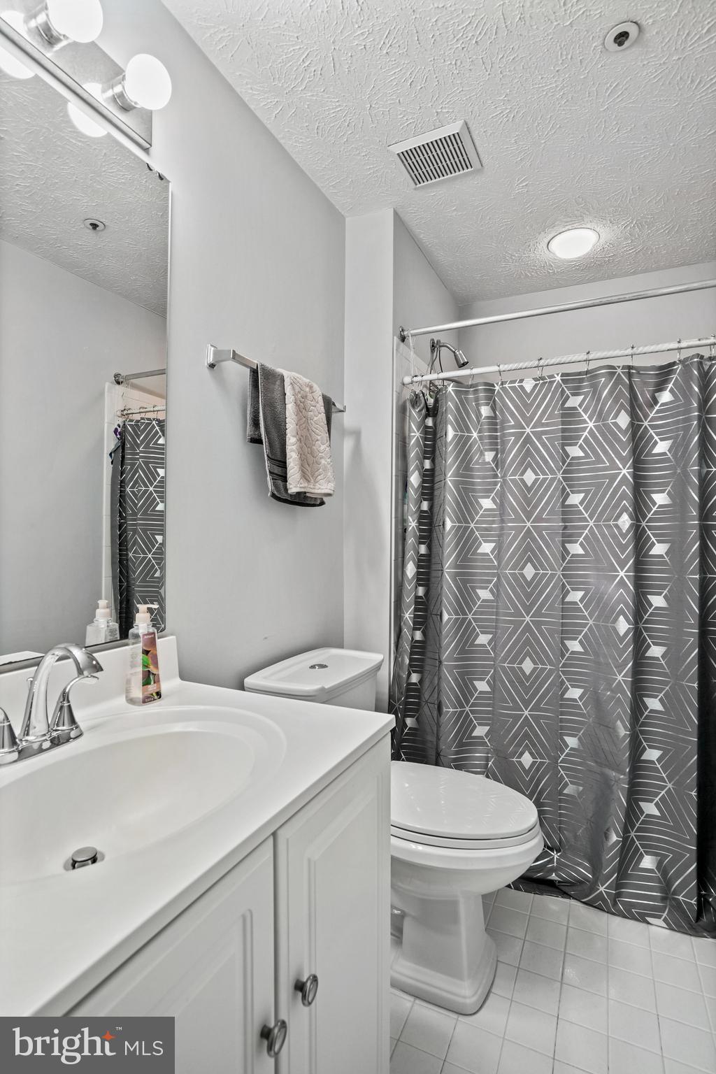 SADDLE CREEK - Residential