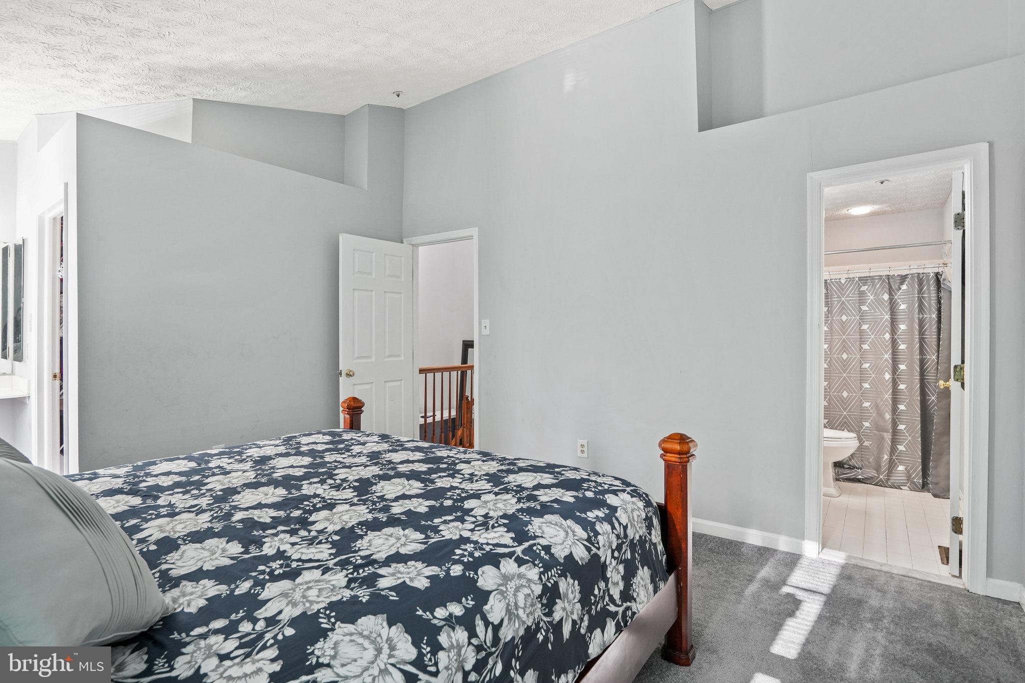 SADDLE CREEK - Residential