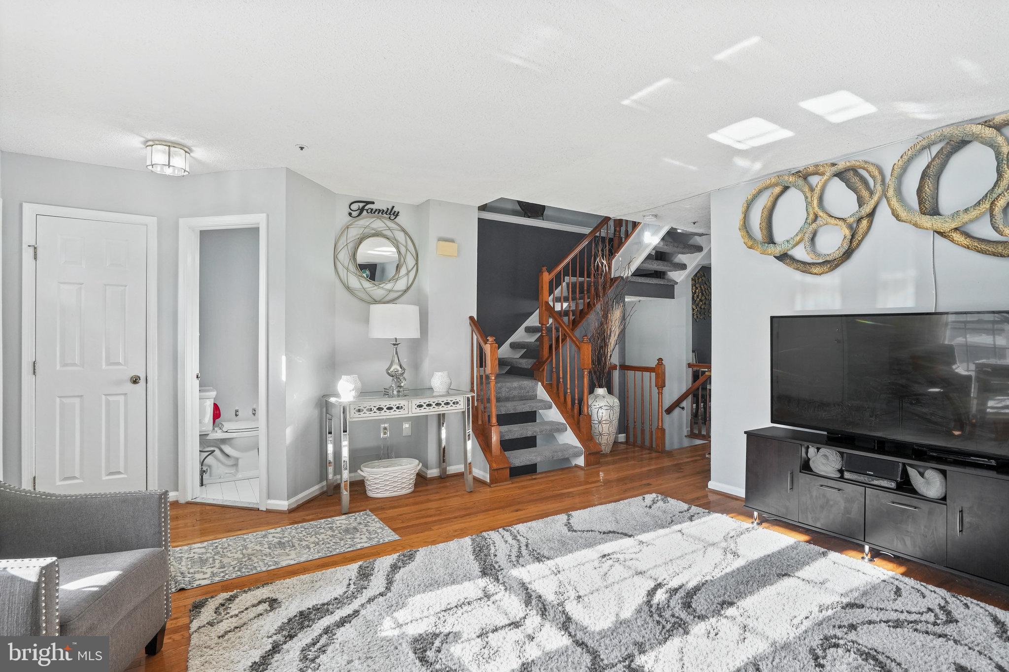 SADDLE CREEK - Residential