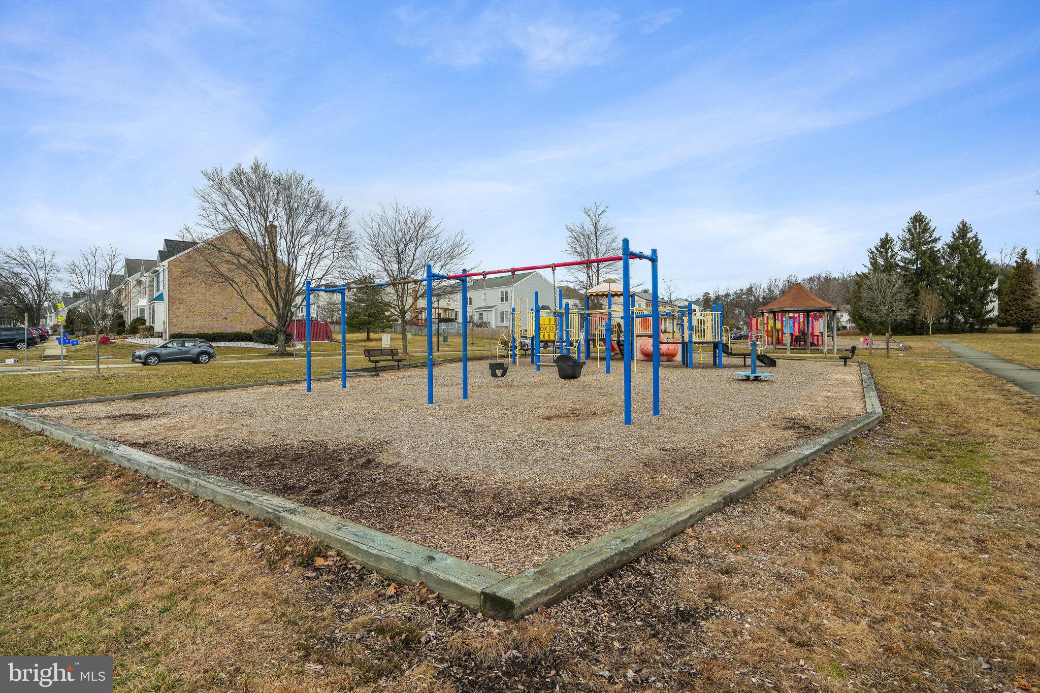 SADDLE CREEK - Residential